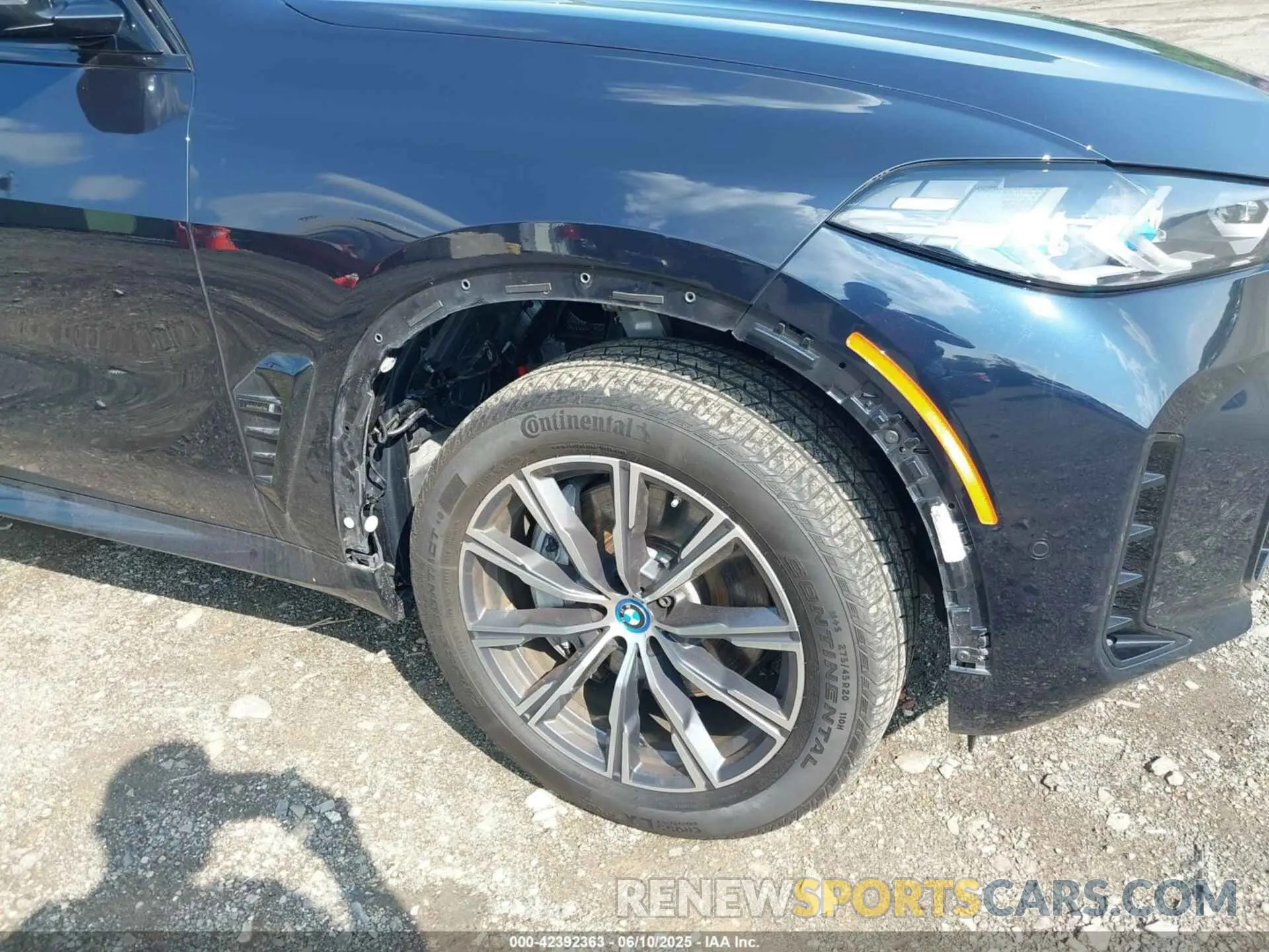 17 Photograph of a damaged car 5UX43EU04R9T21997 BMW X5 PHEV 2024
