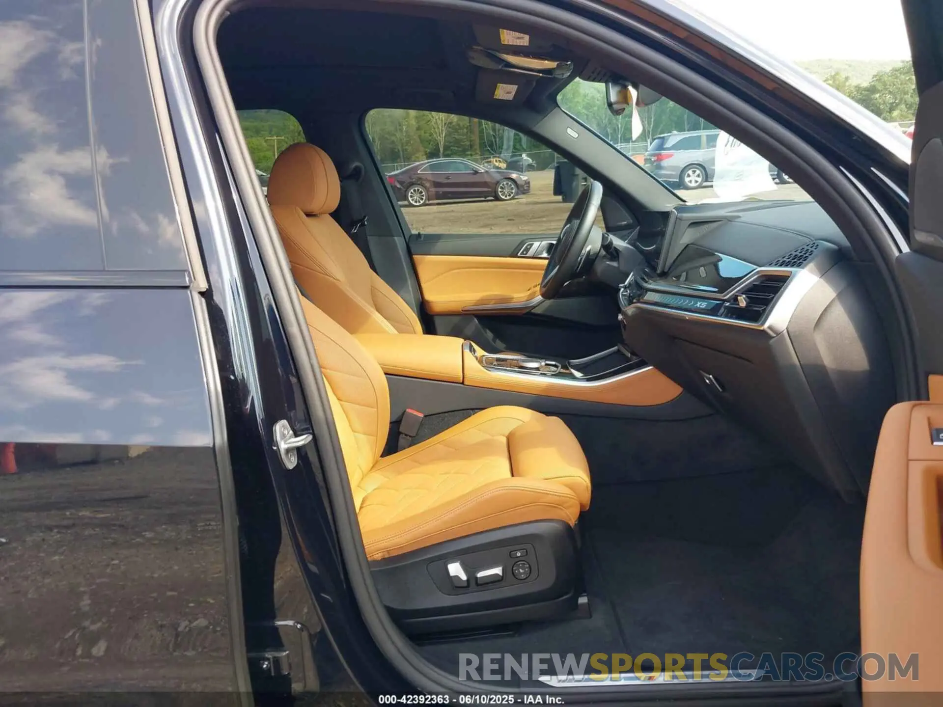 5 Photograph of a damaged car 5UX43EU04R9T21997 BMW X5 PHEV 2024