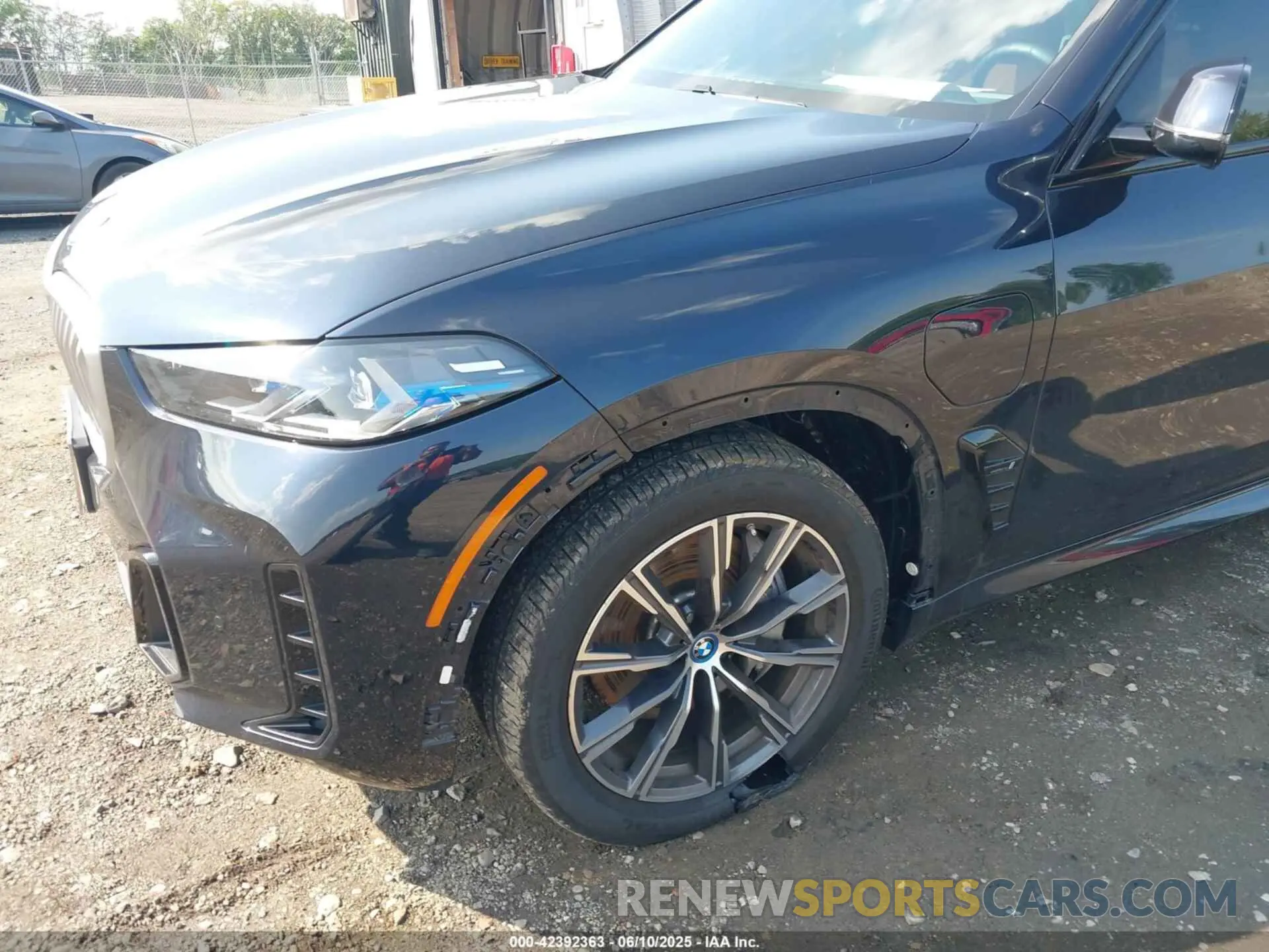 6 Photograph of a damaged car 5UX43EU04R9T21997 BMW X5 PHEV 2024