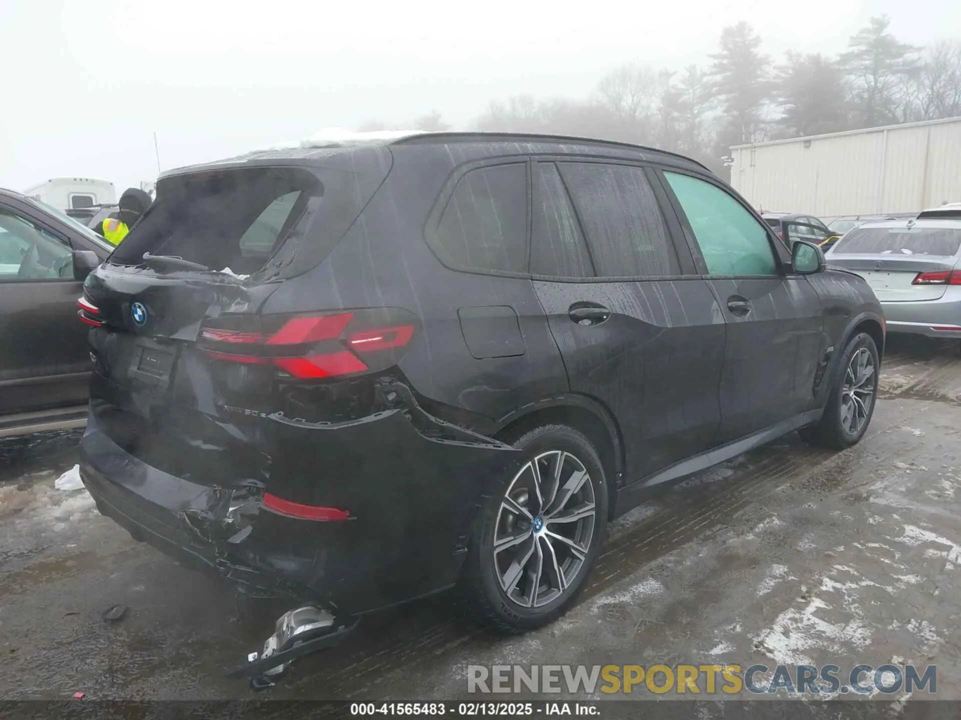 4 Photograph of a damaged car 5UX43EU04R9V78500 BMW X5 PHEV 2024