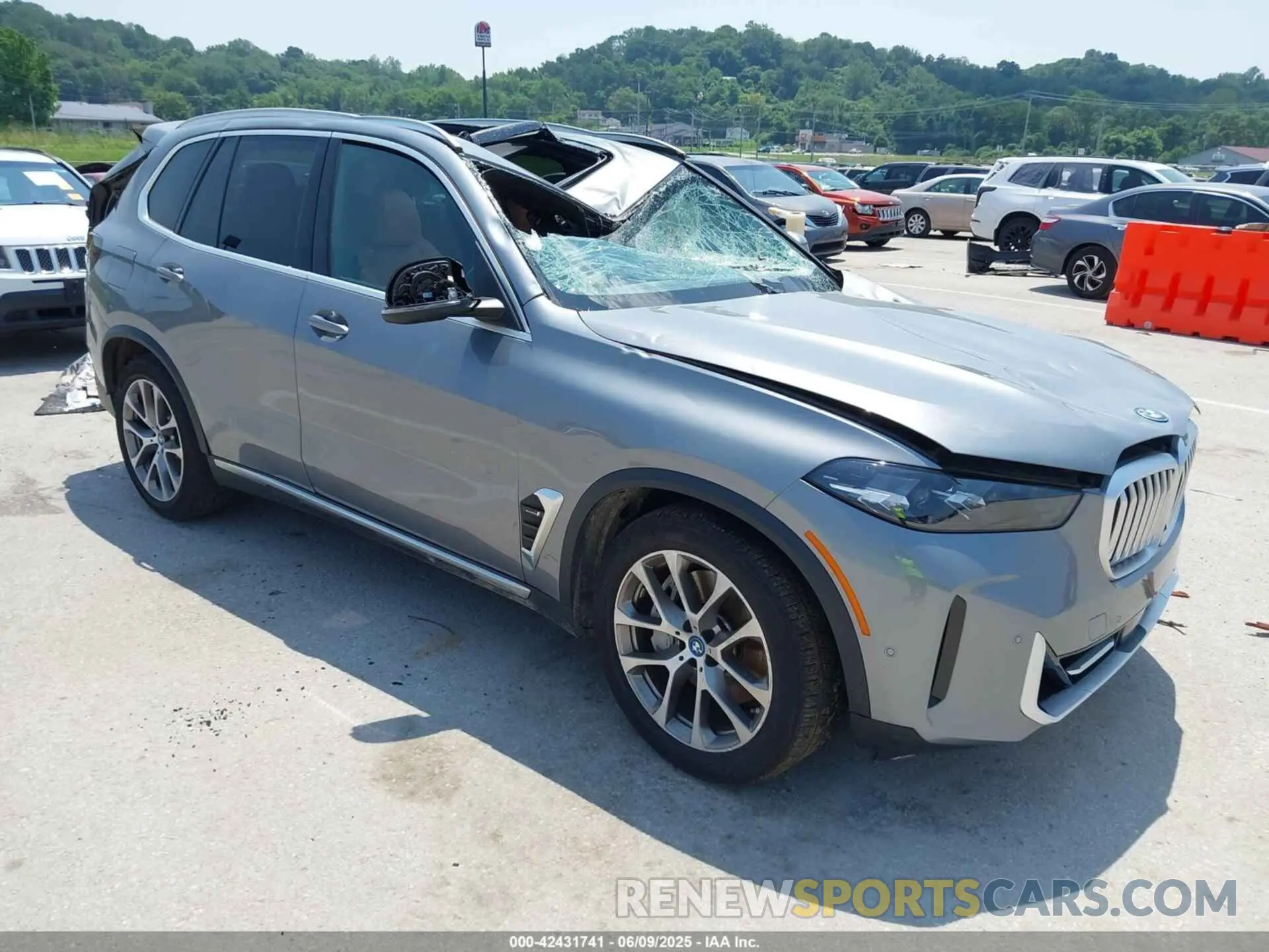 1 Photograph of a damaged car 5UX43EU05R9T43913 BMW X5 PHEV 2024