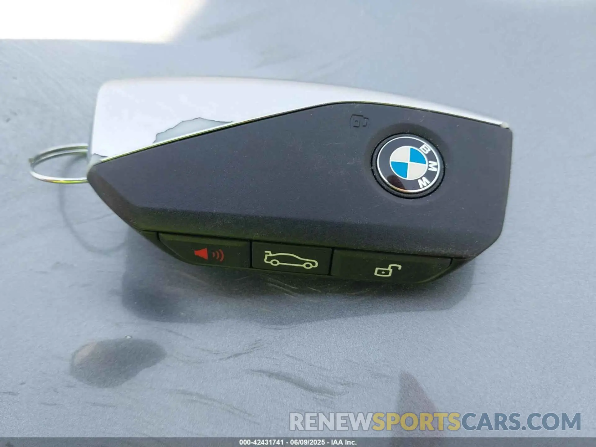 11 Photograph of a damaged car 5UX43EU05R9T43913 BMW X5 PHEV 2024