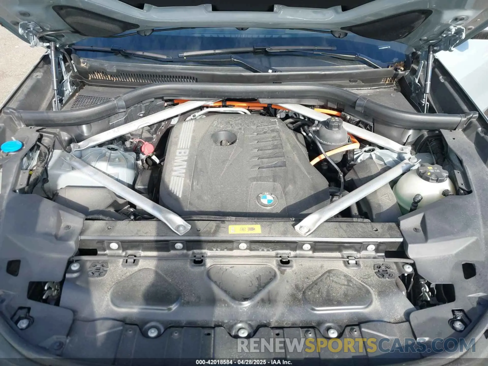 10 Photograph of a damaged car 5UX43EU06R9T74152 BMW X5 PHEV 2024