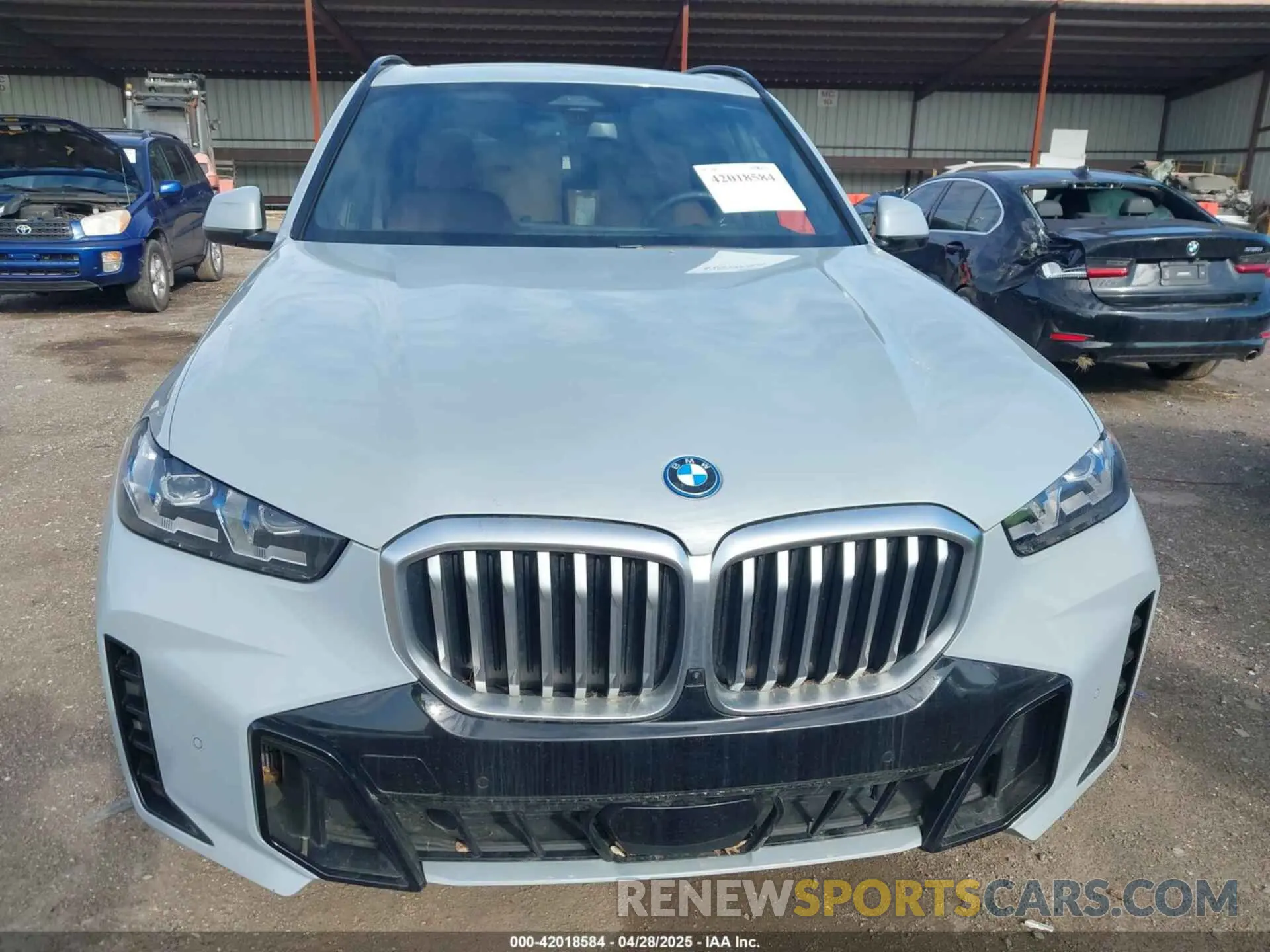 13 Photograph of a damaged car 5UX43EU06R9T74152 BMW X5 PHEV 2024