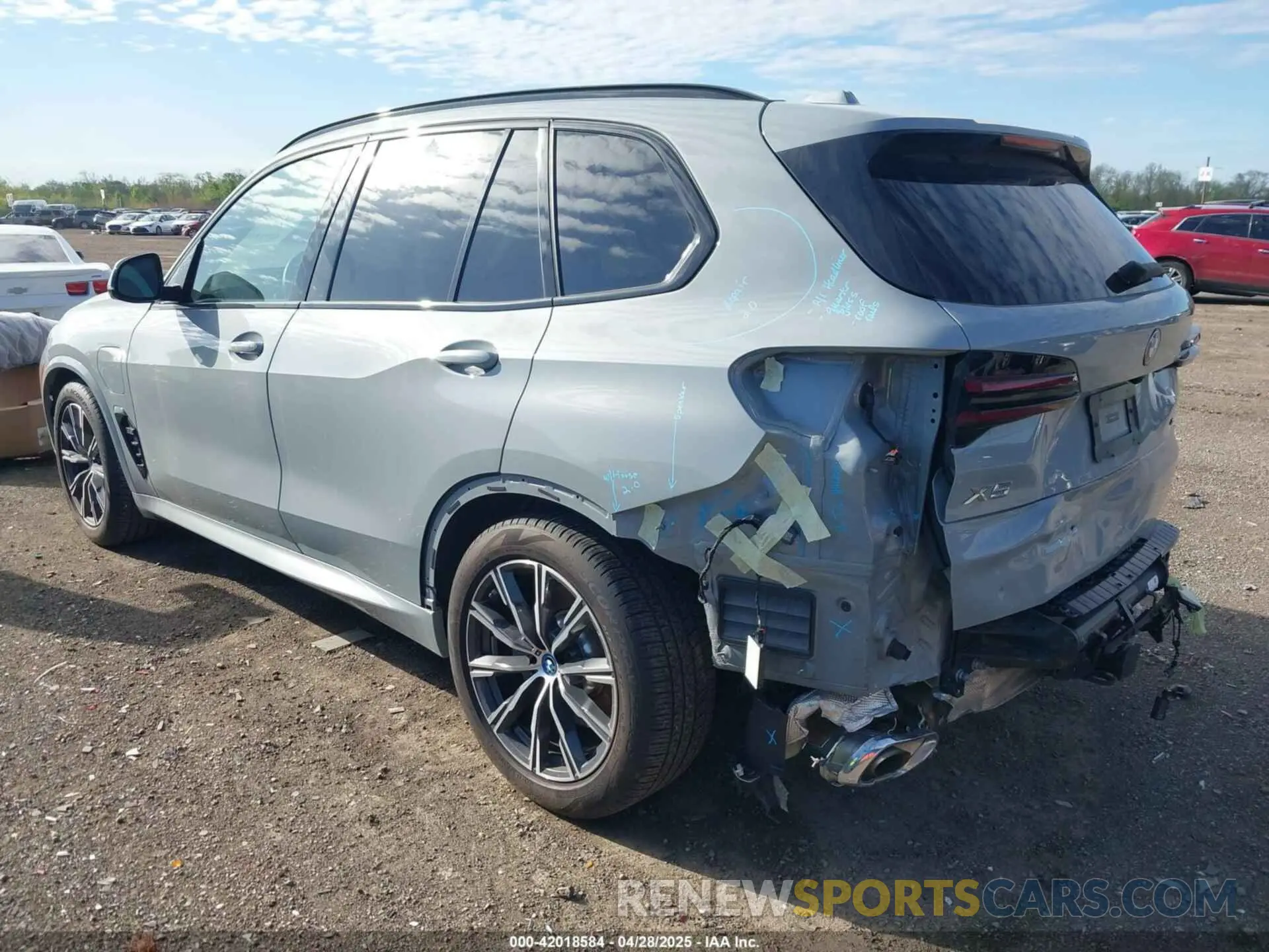 3 Photograph of a damaged car 5UX43EU06R9T74152 BMW X5 PHEV 2024