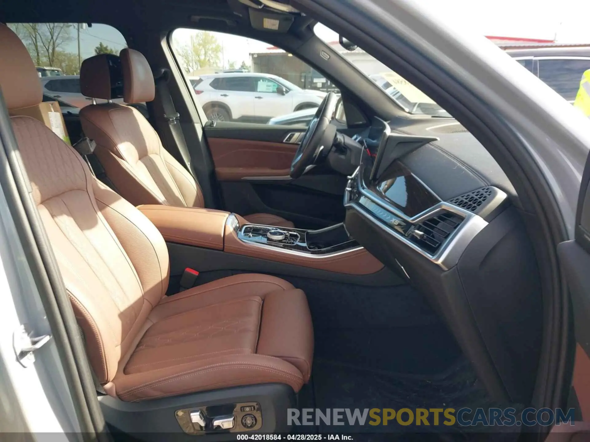 5 Photograph of a damaged car 5UX43EU06R9T74152 BMW X5 PHEV 2024