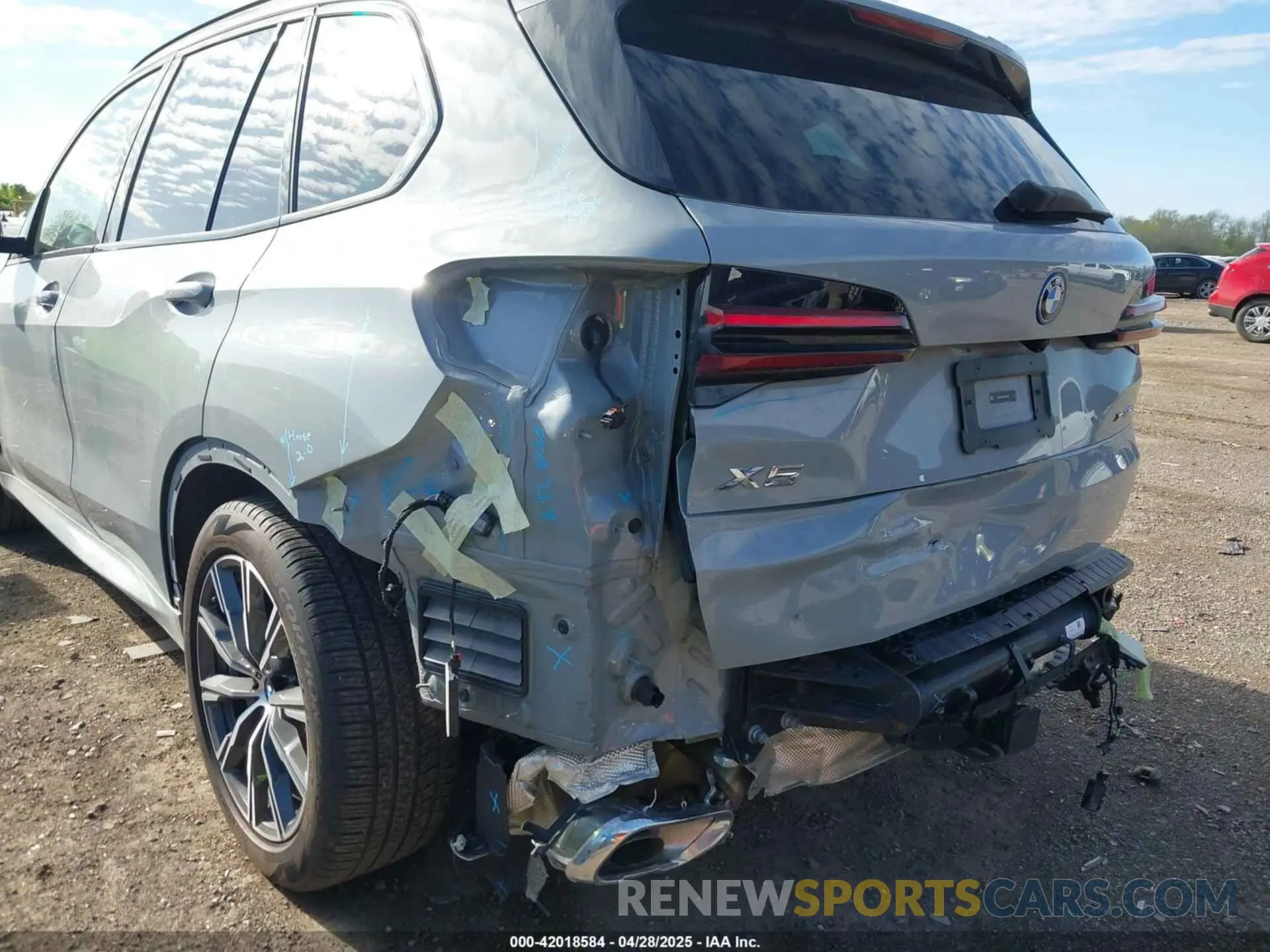 6 Photograph of a damaged car 5UX43EU06R9T74152 BMW X5 PHEV 2024