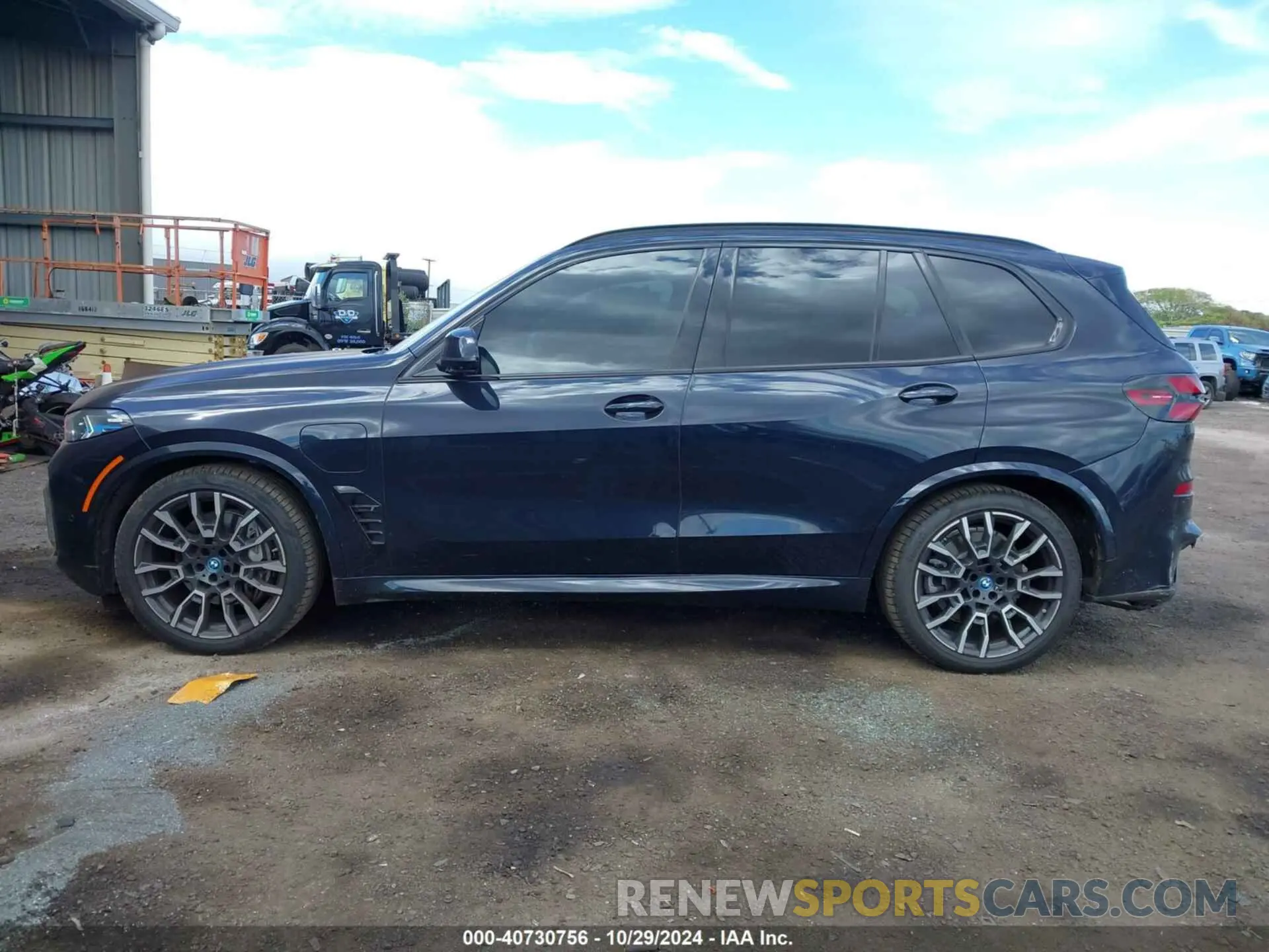14 Photograph of a damaged car 5UX43EU07R9U37078 BMW X5 PHEV 2024