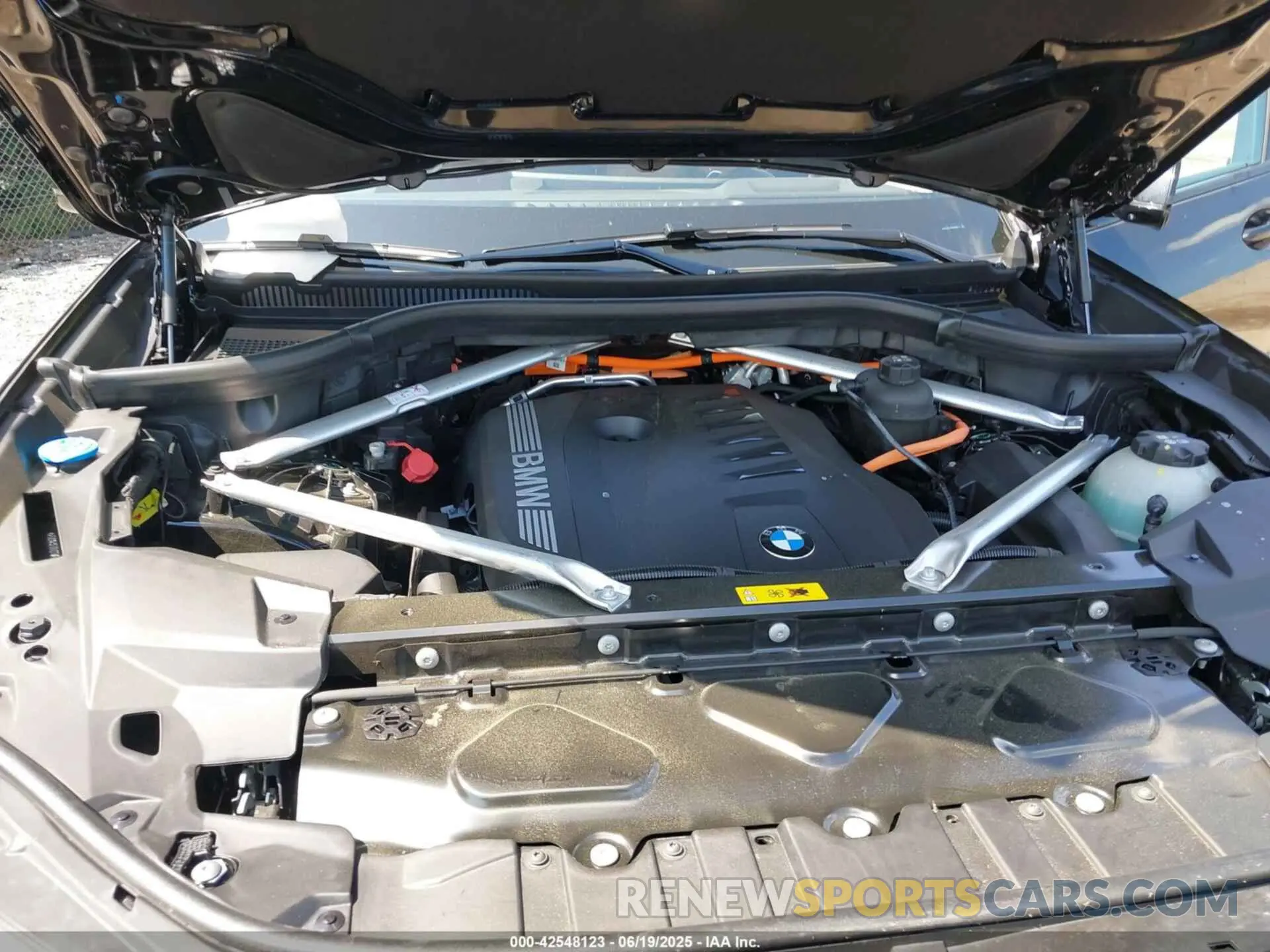 10 Фотография поврежденного автомобиля 5UX43EU01S9Z84532 BMW X5 PHEV 2025