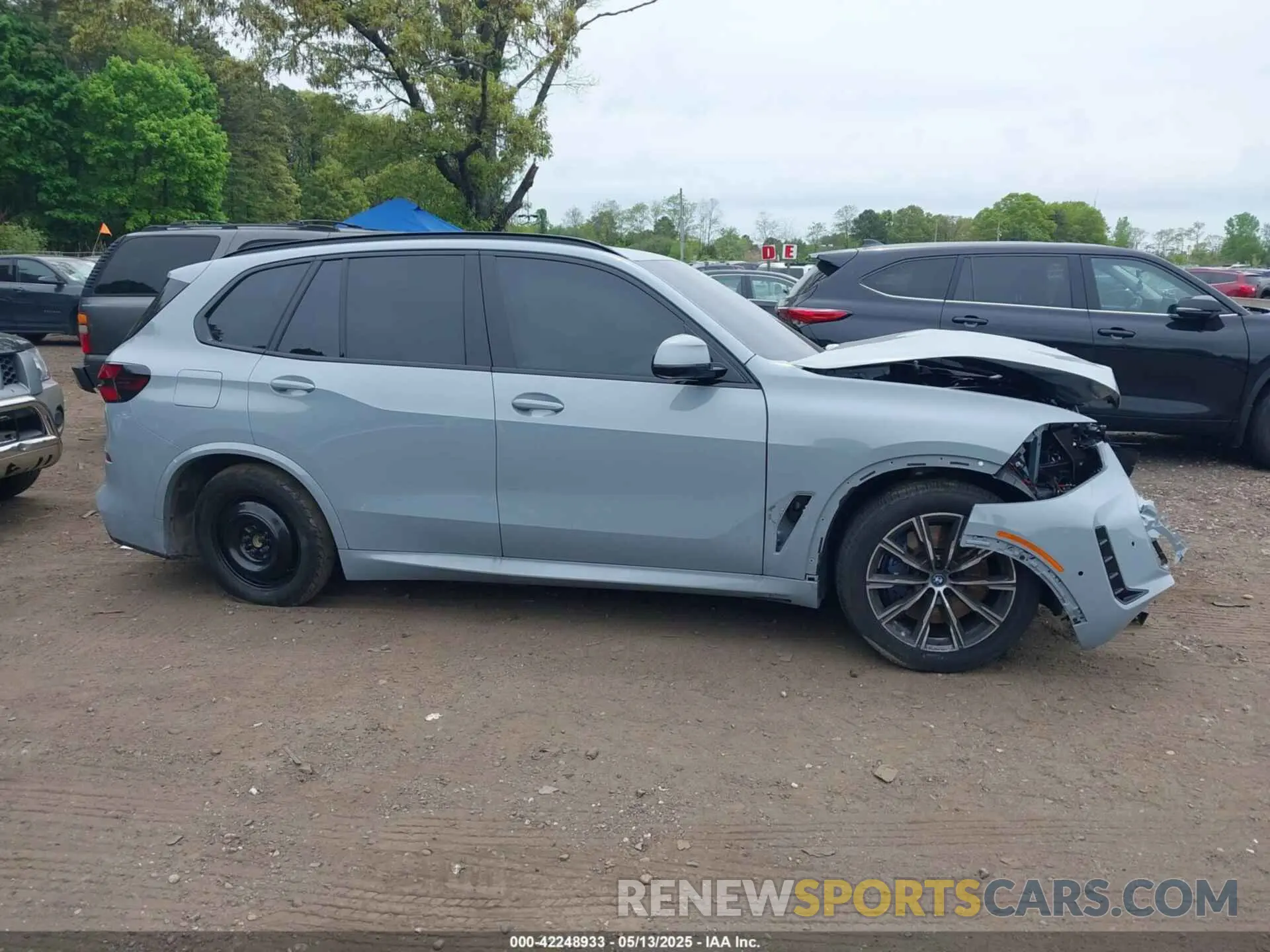 13 Photograph of a damaged car 5UX43EU02S9Y89879 BMW X5 PHEV 2025
