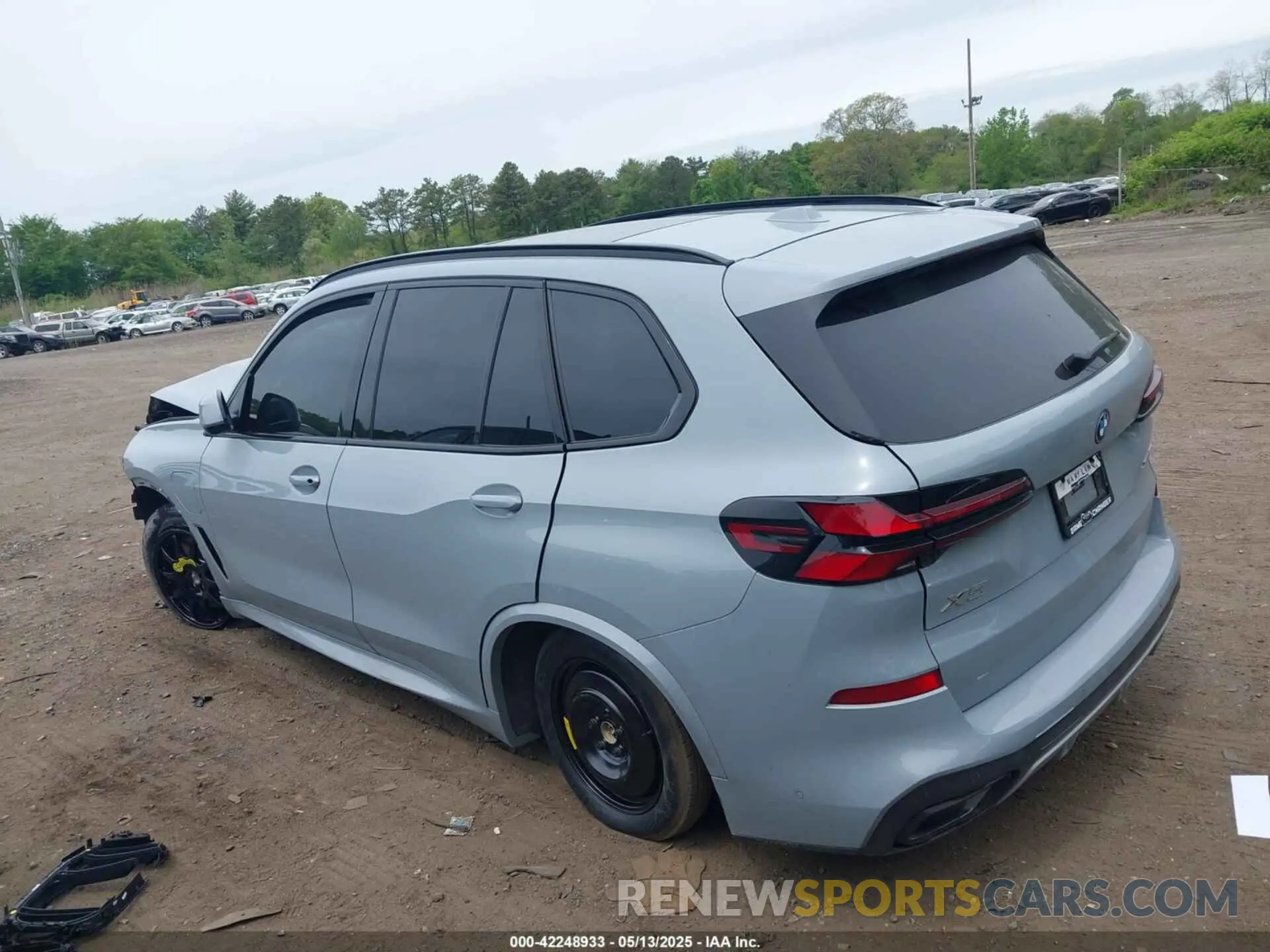 14 Photograph of a damaged car 5UX43EU02S9Y89879 BMW X5 PHEV 2025