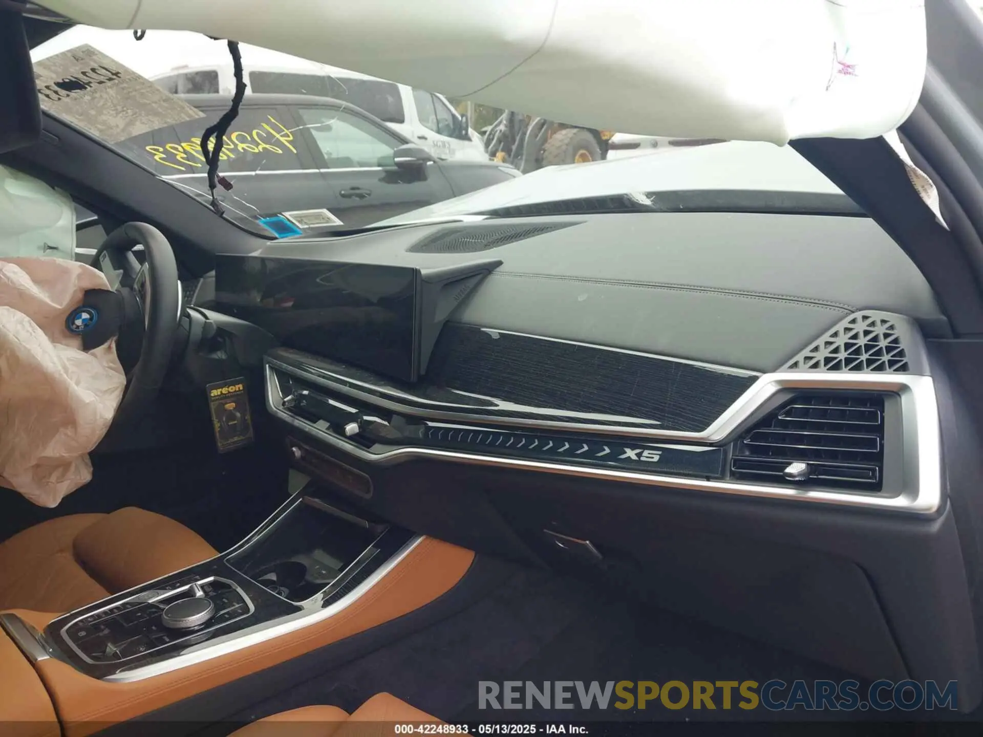 5 Photograph of a damaged car 5UX43EU02S9Y89879 BMW X5 PHEV 2025