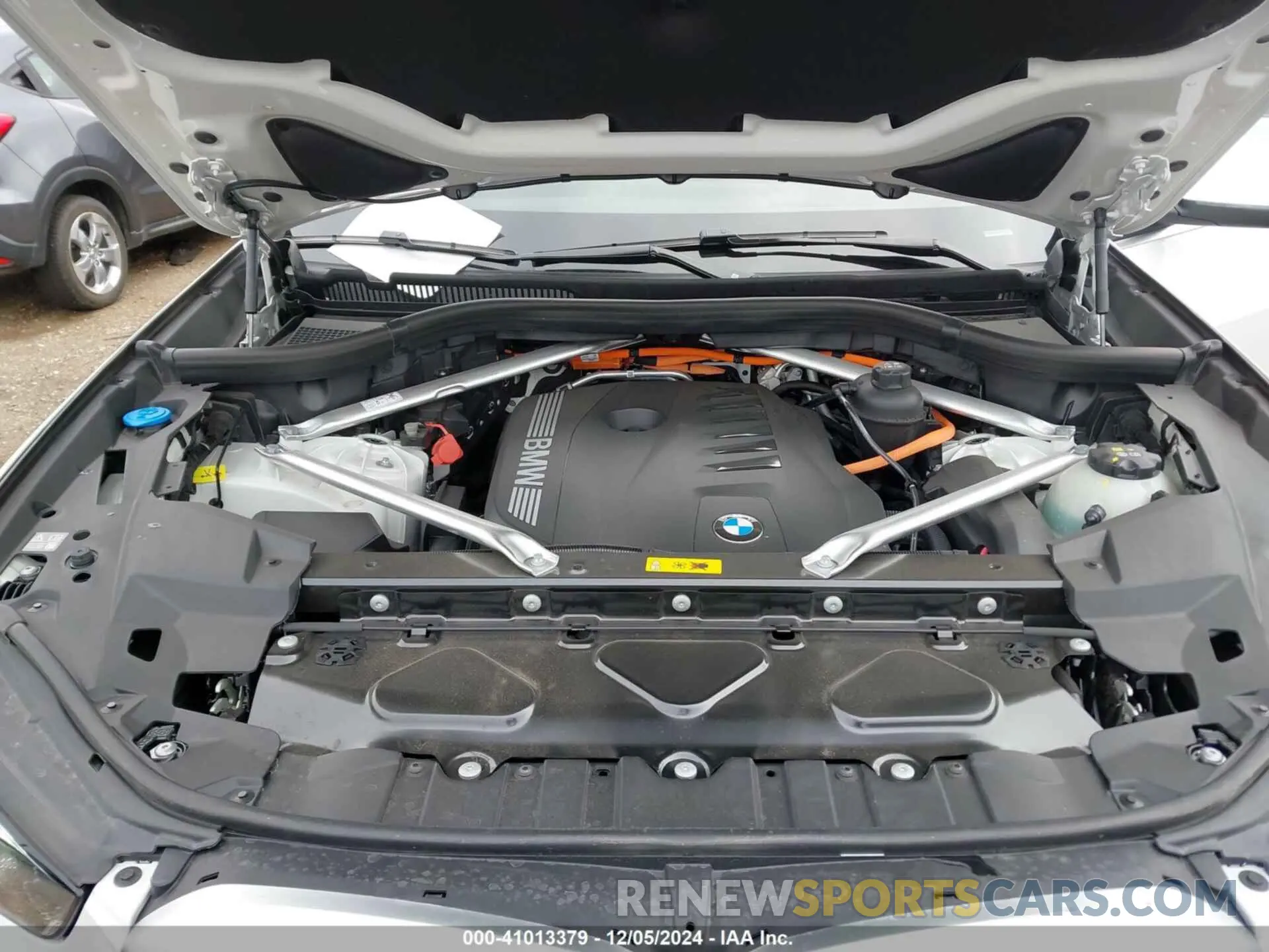 10 Фотография поврежденного автомобиля 5UX43EU04S9X97060 BMW X5 PHEV 2025