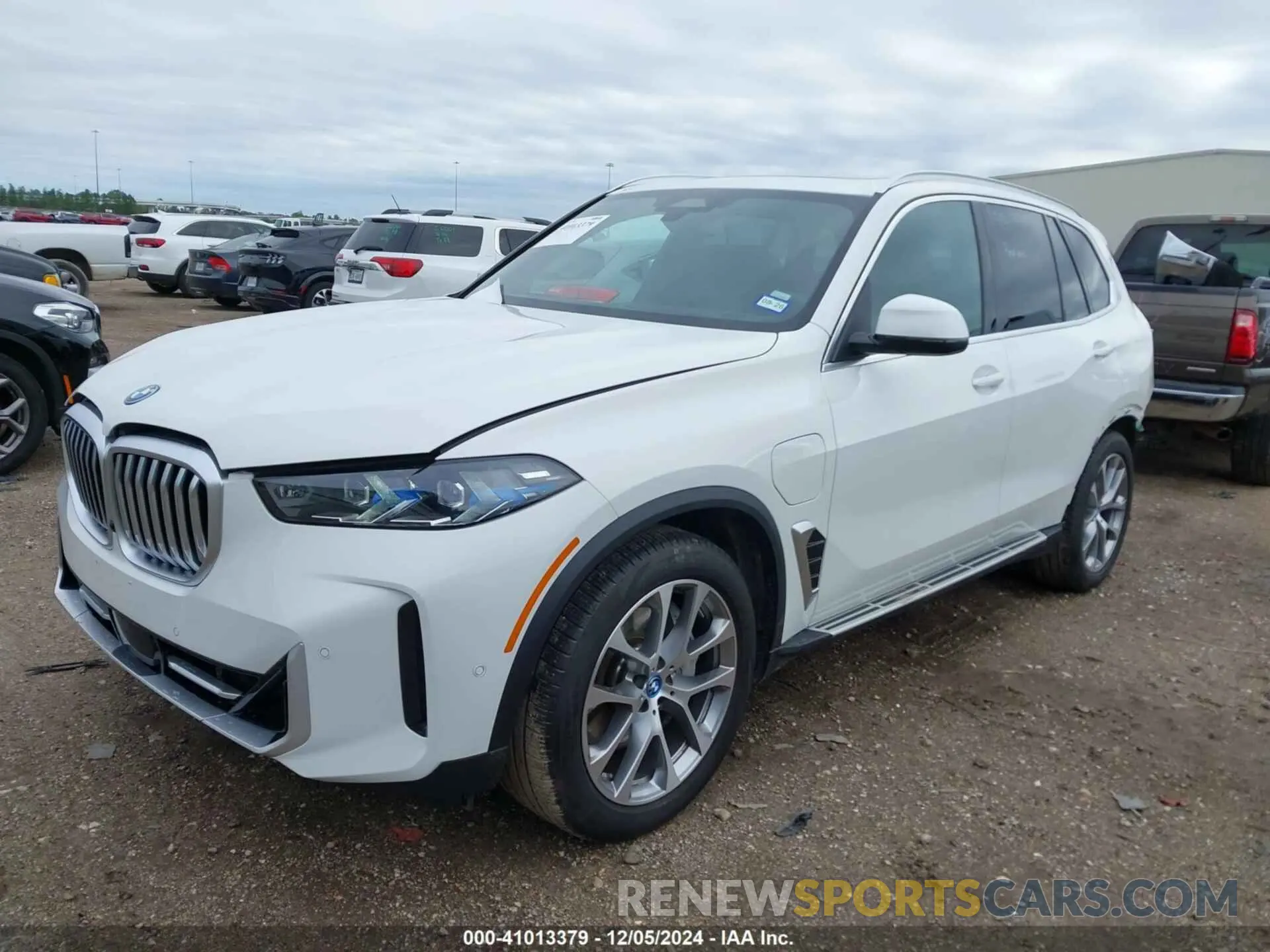 2 Фотография поврежденного автомобиля 5UX43EU04S9X97060 BMW X5 PHEV 2025