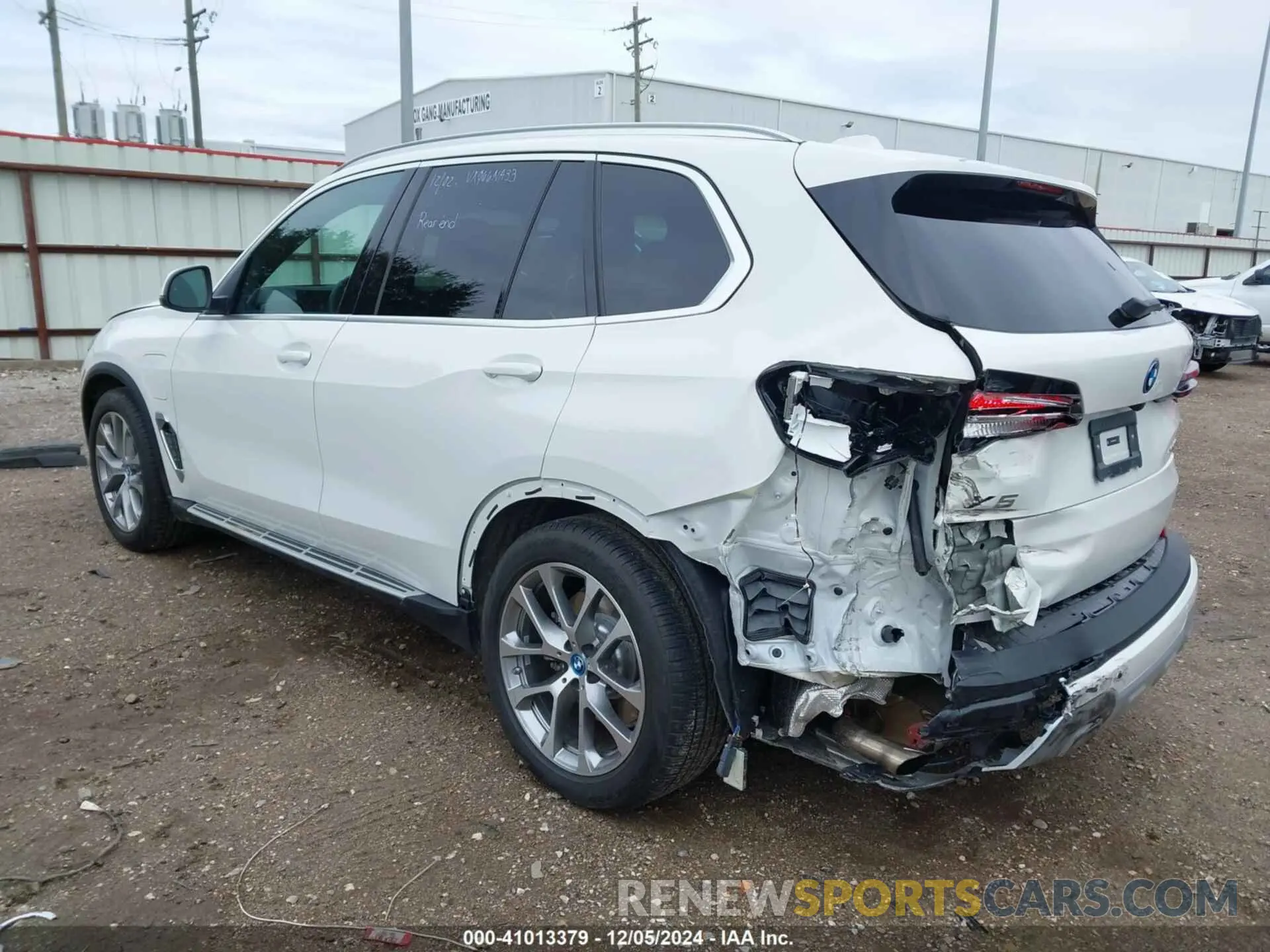3 Фотография поврежденного автомобиля 5UX43EU04S9X97060 BMW X5 PHEV 2025