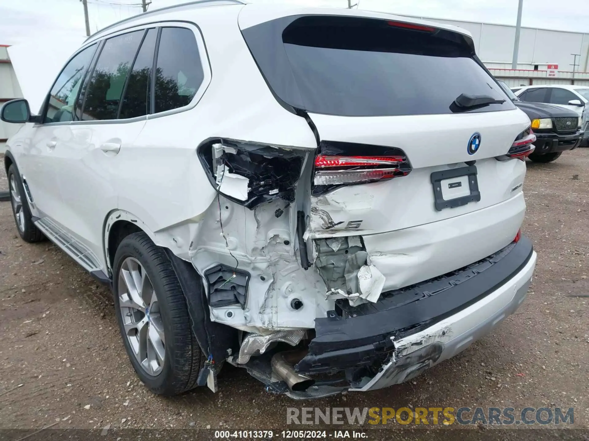 6 Фотография поврежденного автомобиля 5UX43EU04S9X97060 BMW X5 PHEV 2025