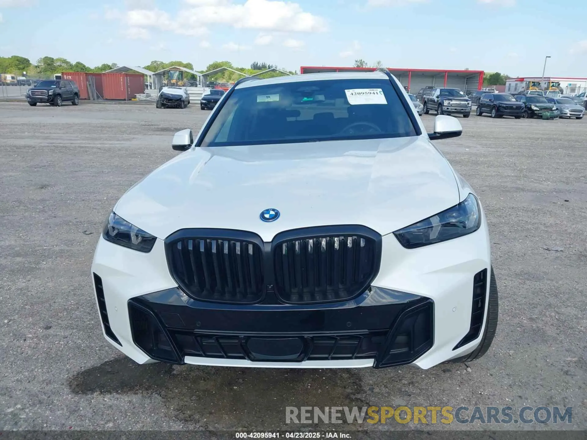 13 Photograph of a damaged car 5UX43EU05S9W99591 BMW X5 PHEV 2025