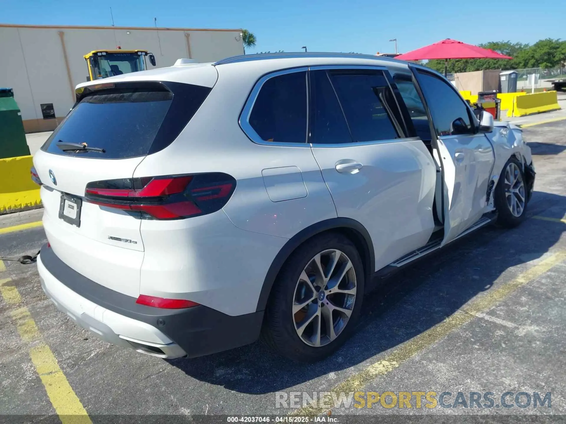 4 Фотография поврежденного автомобиля 5UX43EU05S9Y37291 BMW X5 PHEV 2025