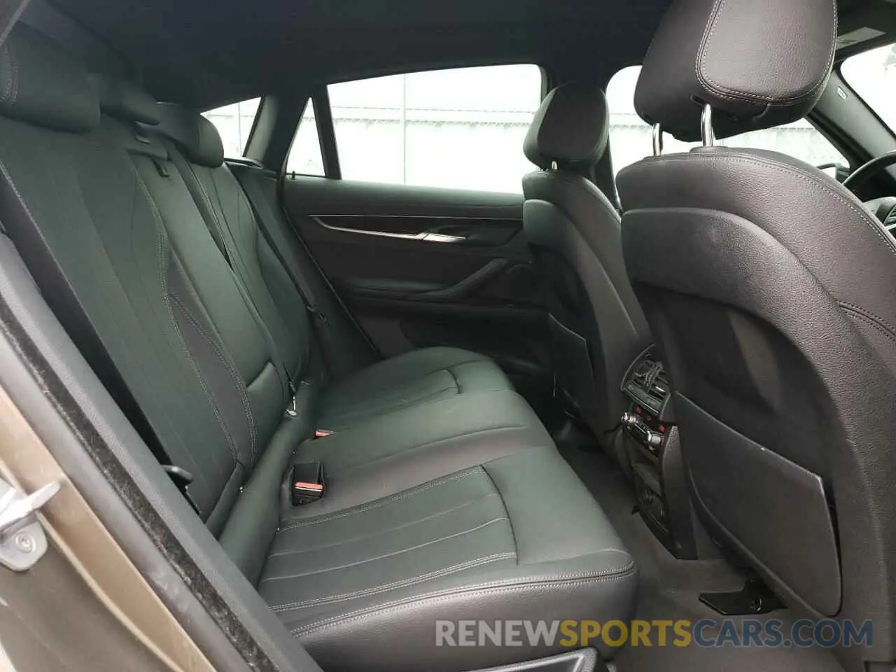 11 Photograph of a damaged car 5UXKU2C50K0Z63000 BMW X6 2019