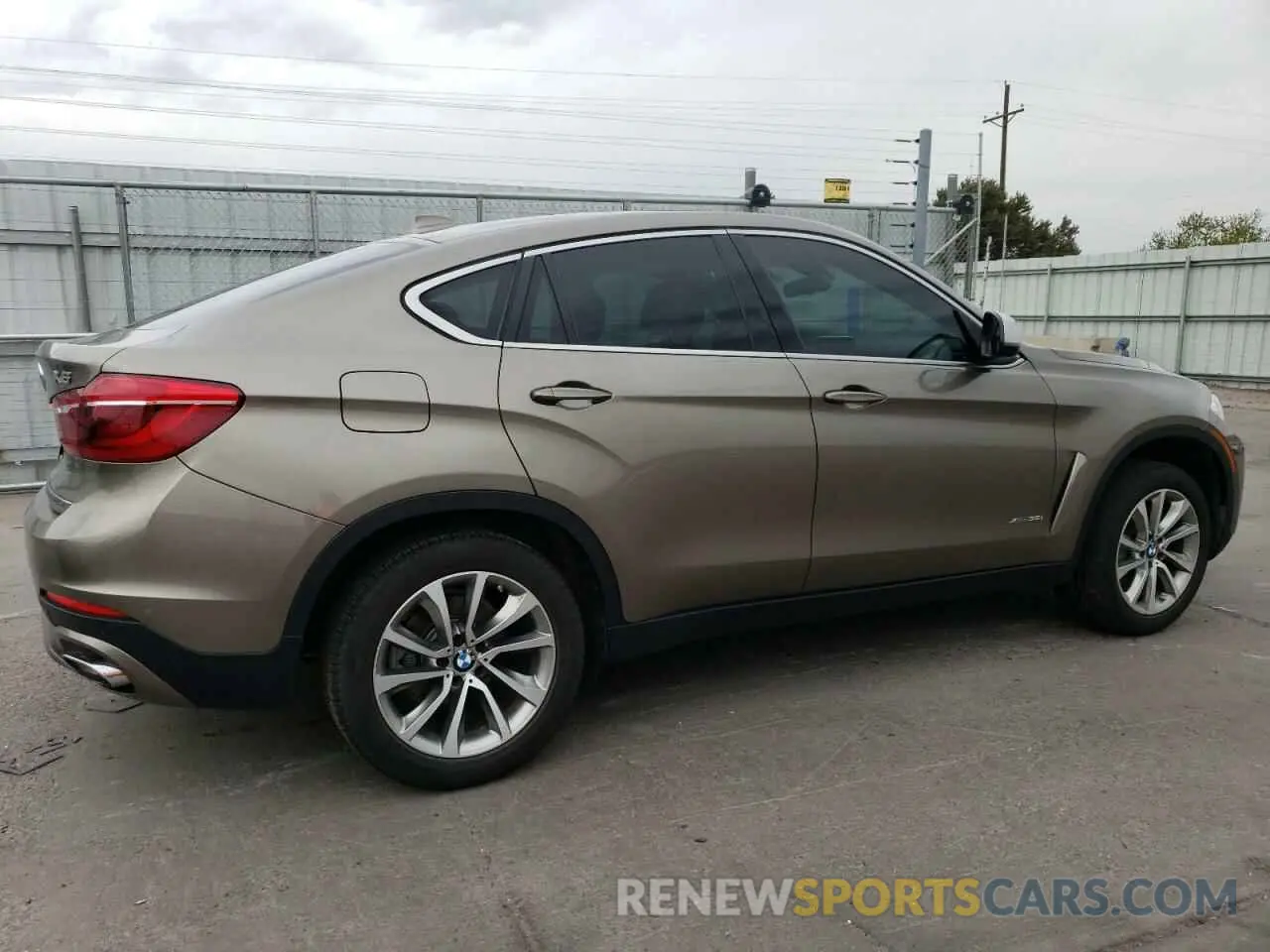 3 Photograph of a damaged car 5UXKU2C50K0Z63000 BMW X6 2019