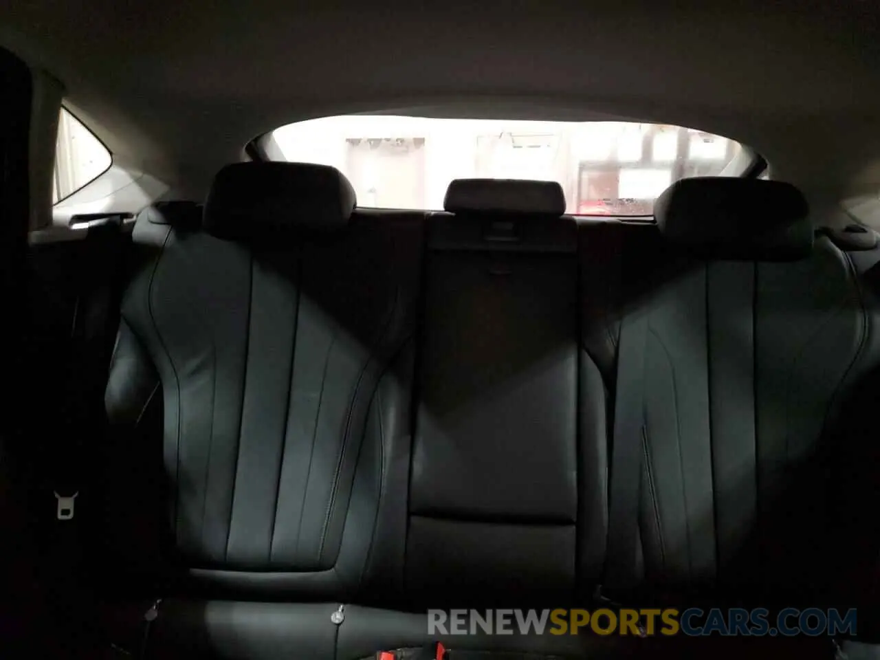 10 Photograph of a damaged car 5UXKU2C52K0Z65671 BMW X6 2019