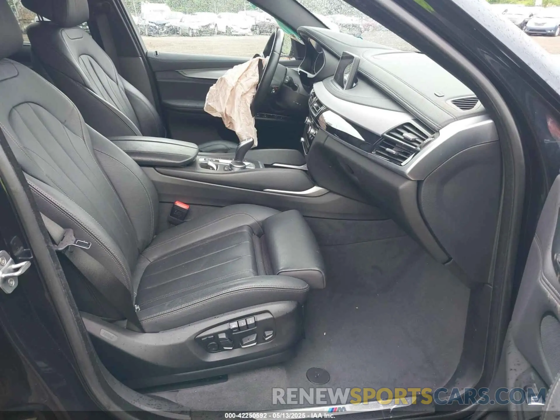 5 Photograph of a damaged car 5UXKU2C55K0Z65373 BMW X6 2019