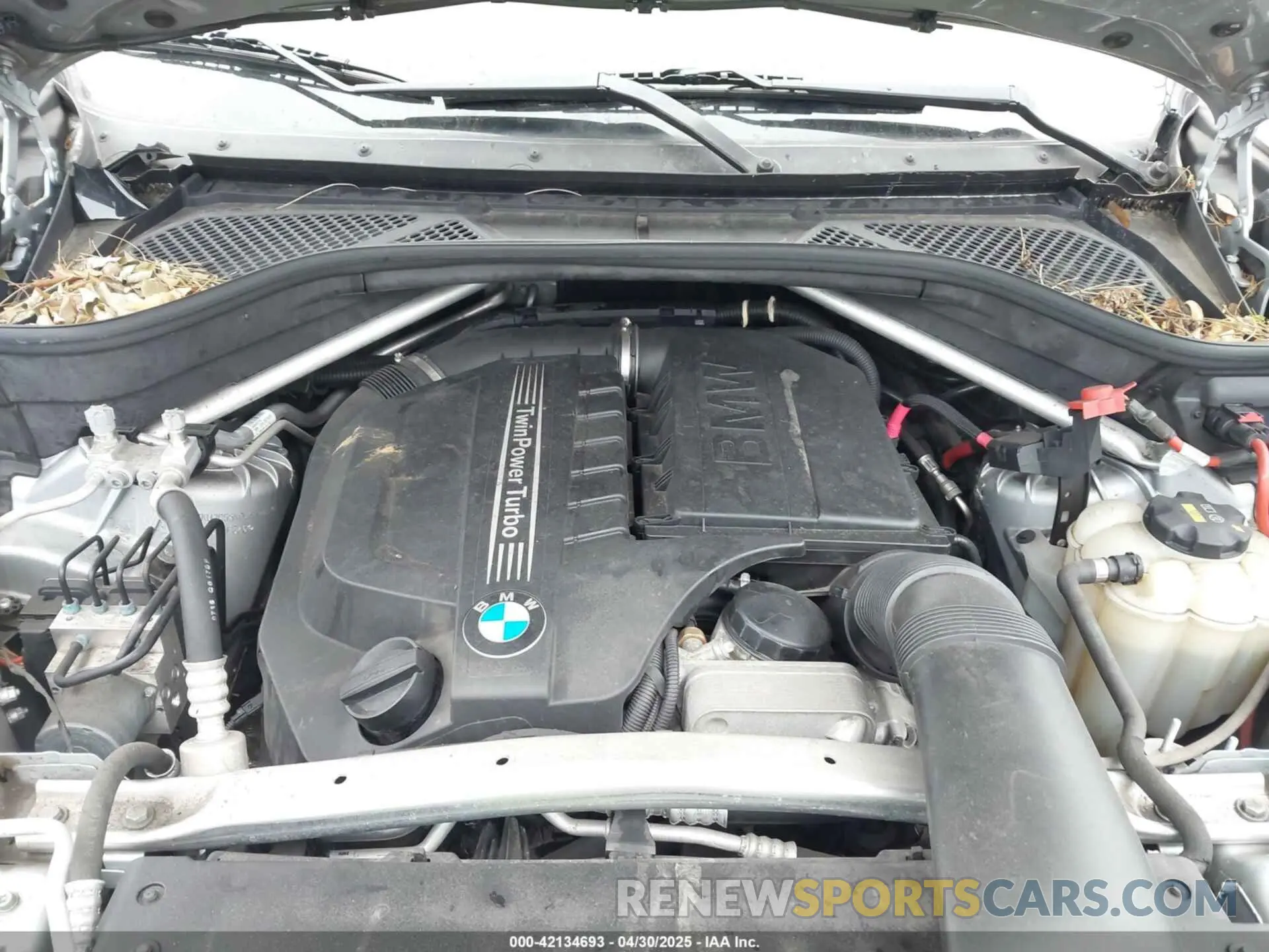 10 Photograph of a damaged car 5UXKU2C55K0Z65745 BMW X6 2019