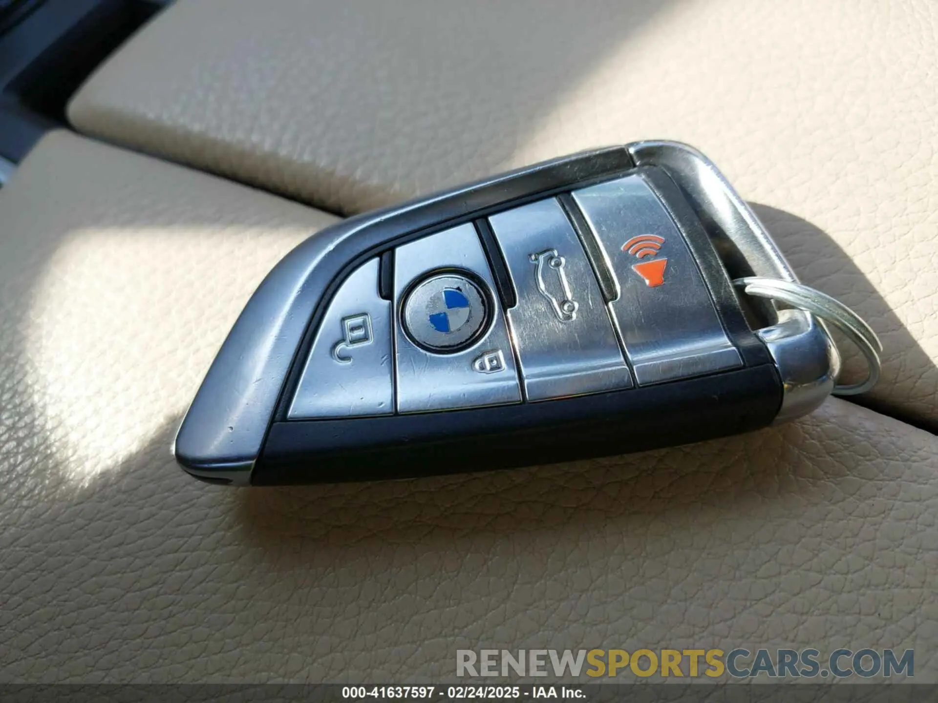 11 Photograph of a damaged car 5UXKU2C57K0Z63351 BMW X6 2019