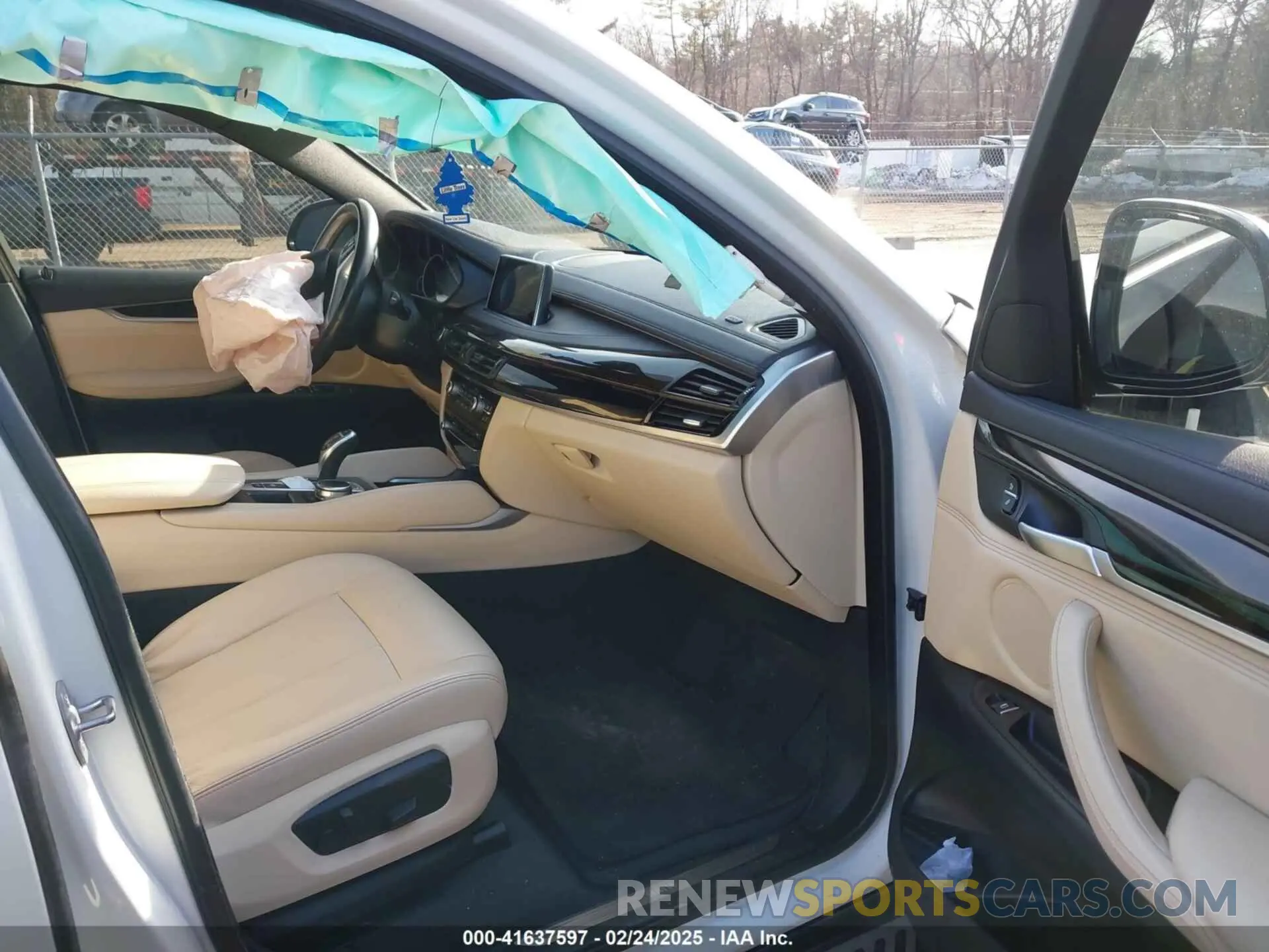 5 Photograph of a damaged car 5UXKU2C57K0Z63351 BMW X6 2019