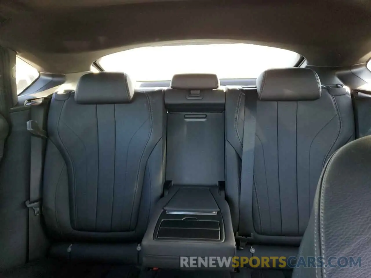 10 Photograph of a damaged car 5UXKU6C58K0Z67075 BMW X6 2019