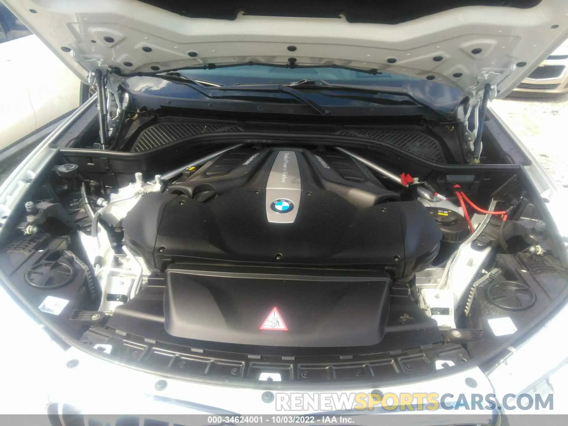 10 Photograph of a damaged car 5UXKU6C5XKLP60640 BMW X6 2019