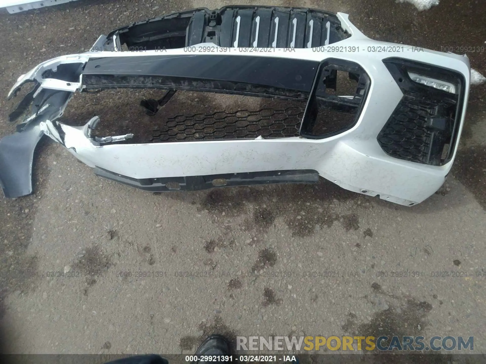 12 Photograph of a damaged car 5UXCY6C04L9C93732 BMW X6 2020