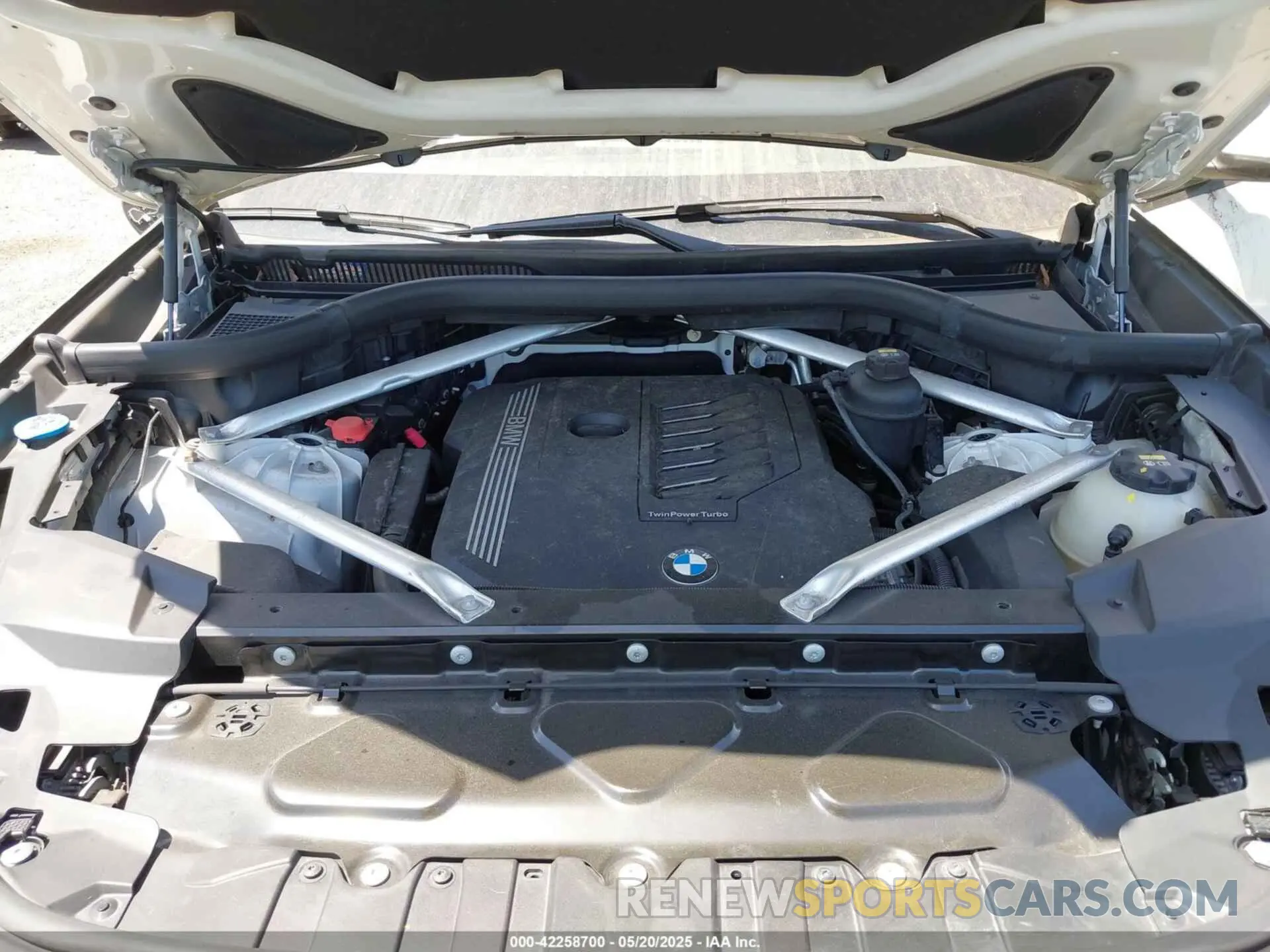 10 Фотография поврежденного автомобиля 5UXCY6C08L9B42179 BMW X6 2020