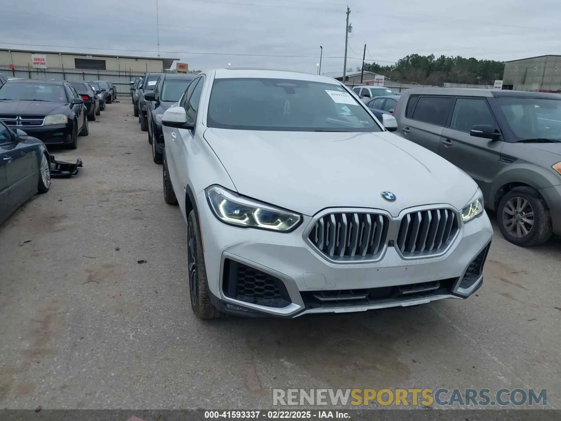 1 Photograph of a damaged car 5UXCY6C09L9C52142 BMW X6 2020