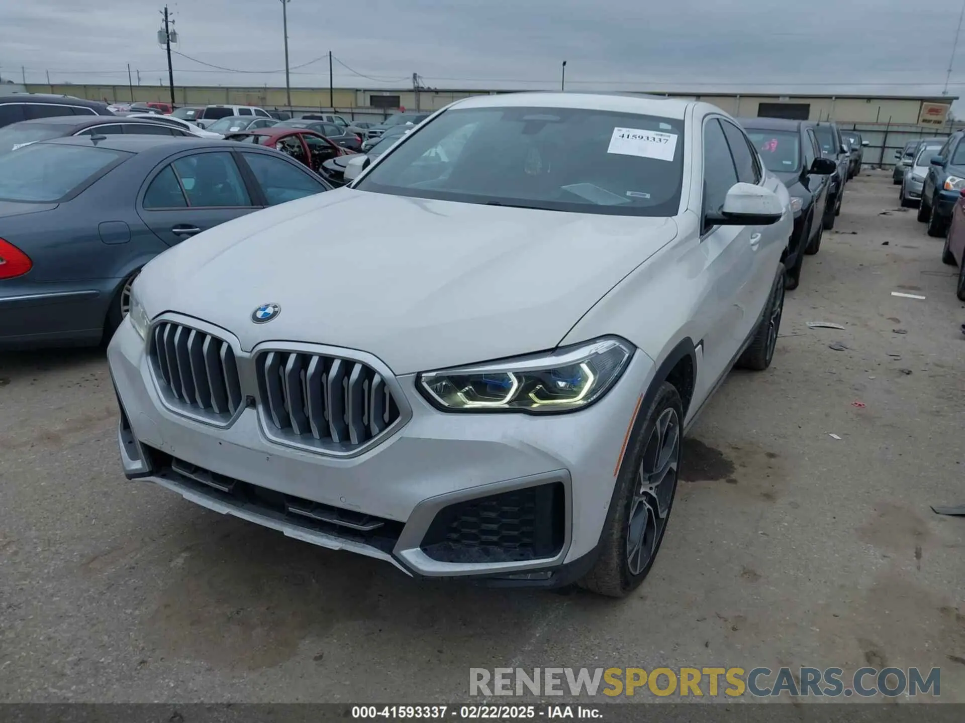 2 Photograph of a damaged car 5UXCY6C09L9C52142 BMW X6 2020