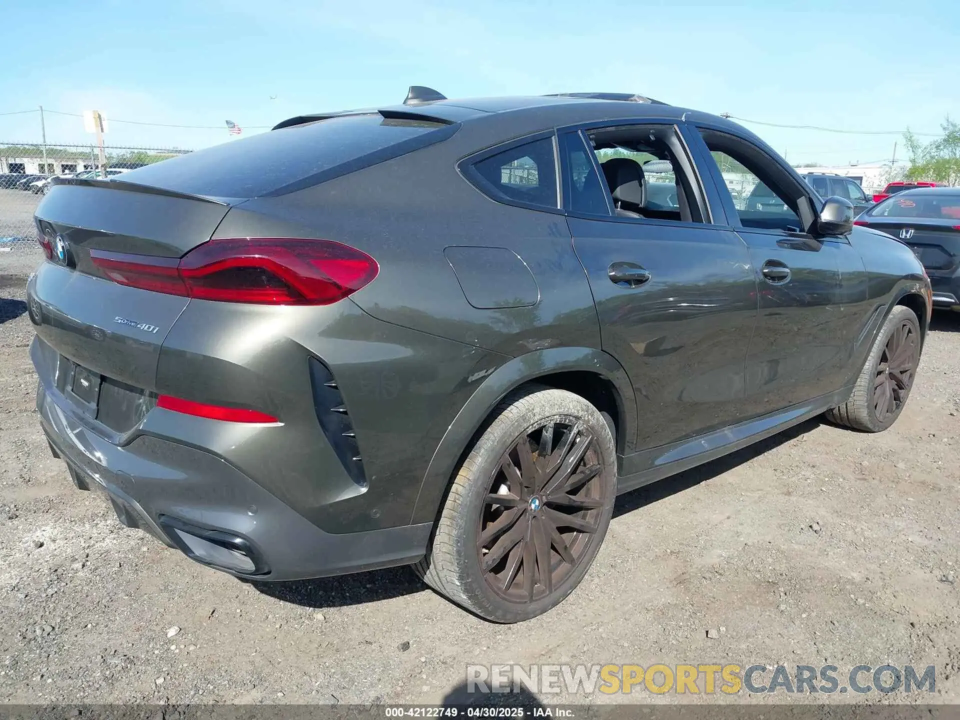 4 Photograph of a damaged car 5UXCY4C06M9F26841 BMW X6 2021