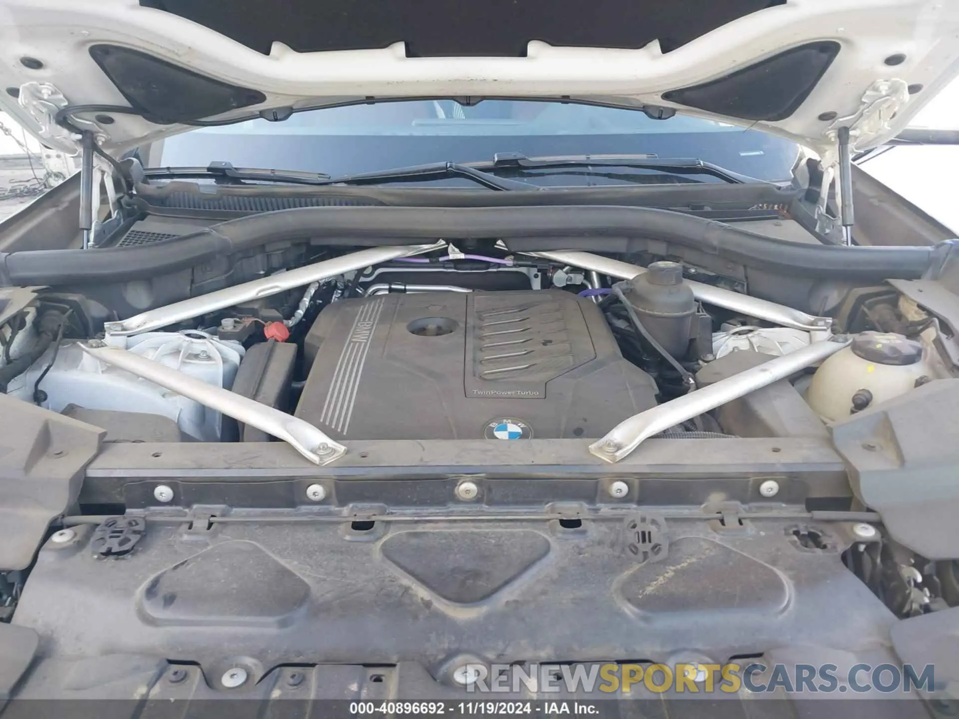 10 Photograph of a damaged car 5UXCY4C08M9F88208 BMW X6 2021
