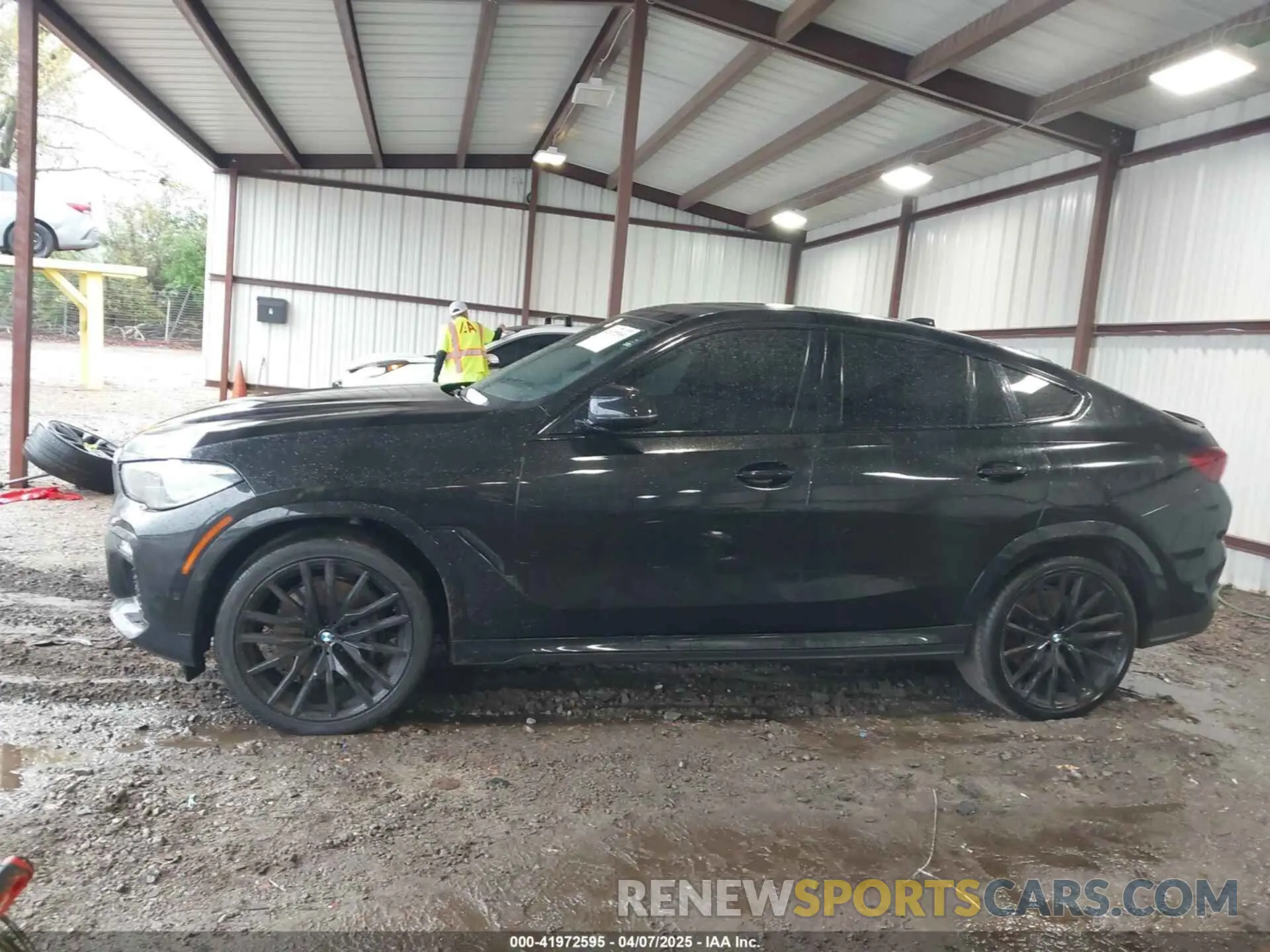 14 Фотография поврежденного автомобиля 5UXCY6C01M9F60021 BMW X6 2021