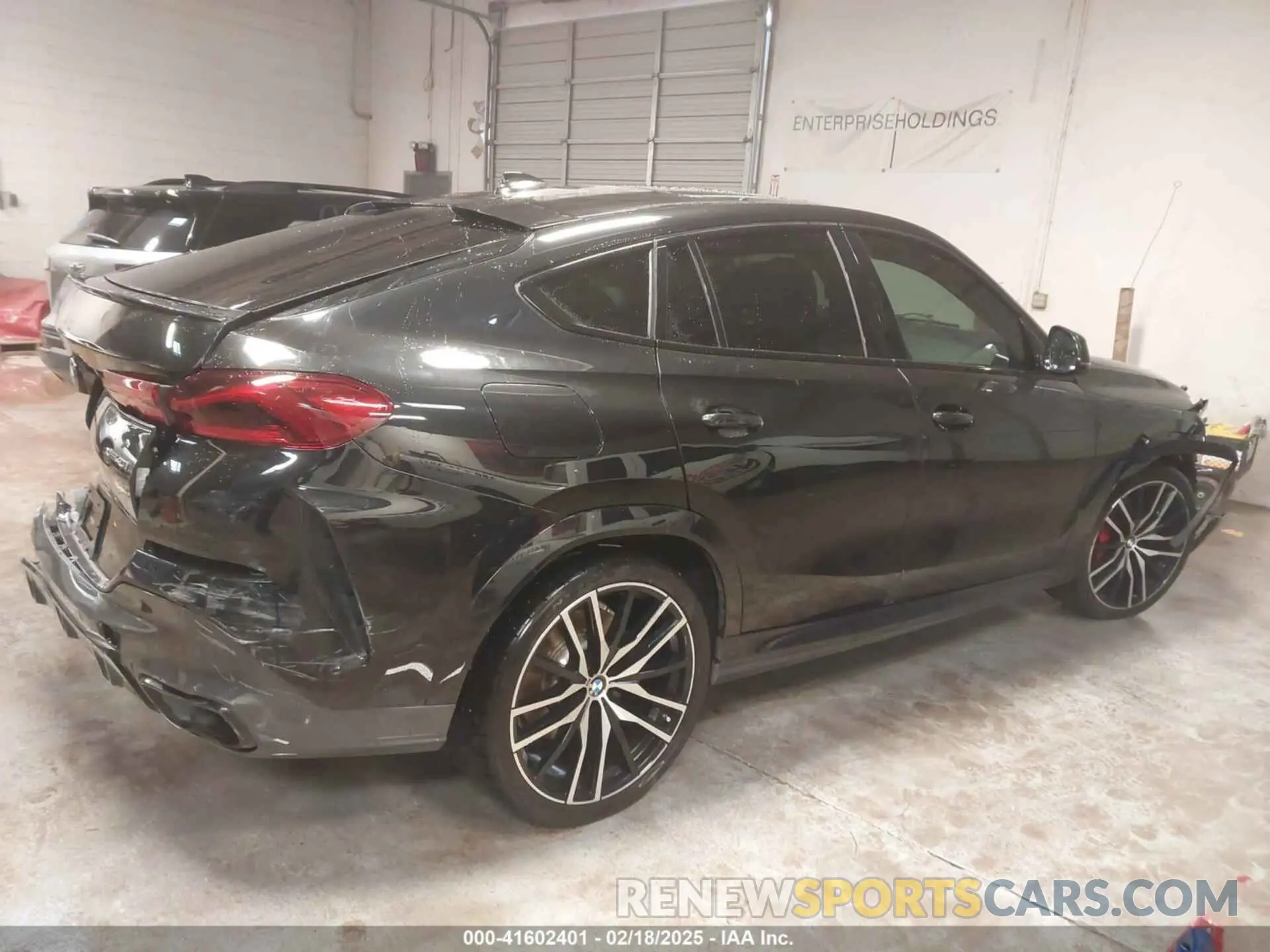 13 Фотография поврежденного автомобиля 5UXCY6C03M9E61703 BMW X6 2021