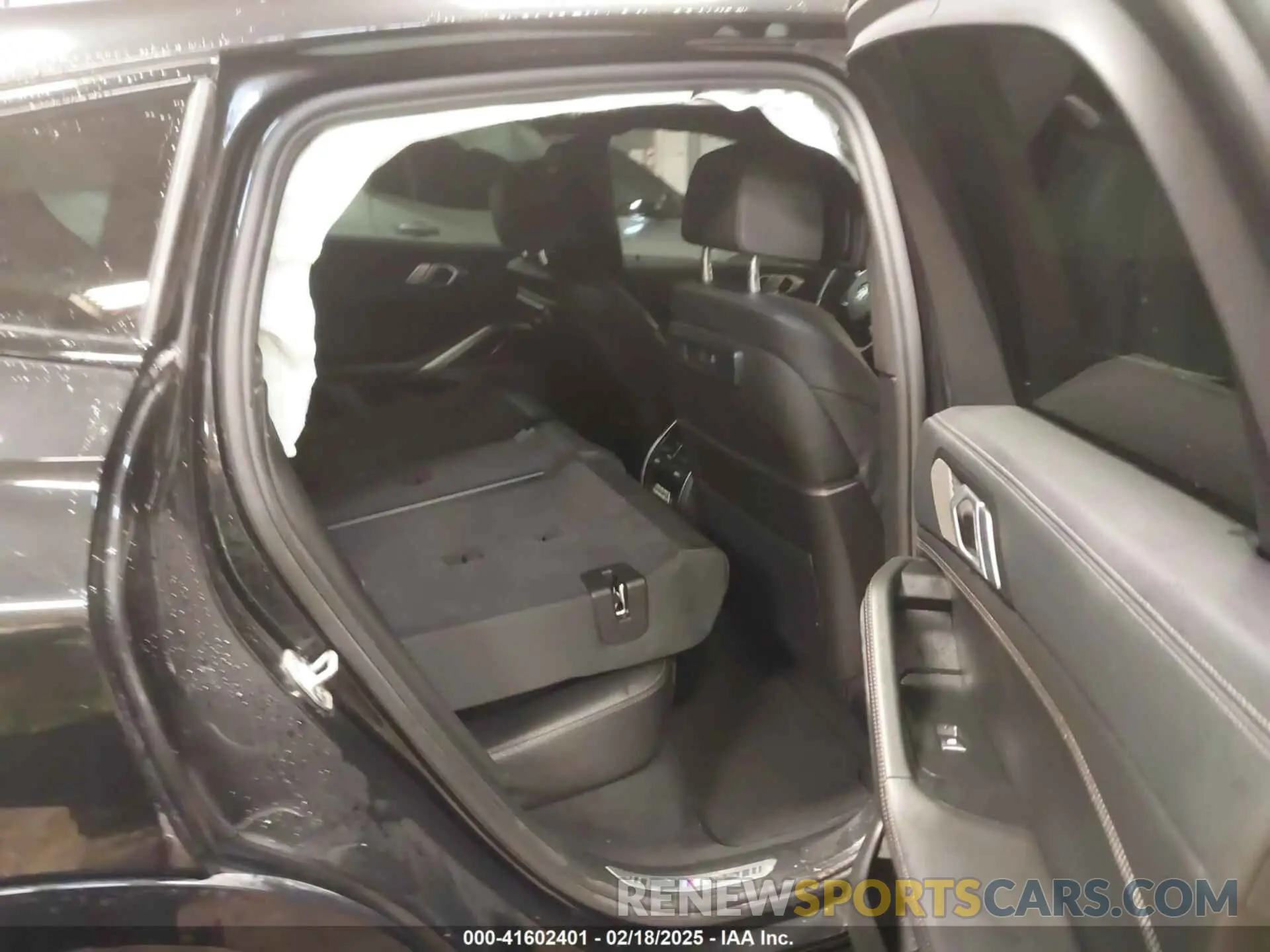 8 Фотография поврежденного автомобиля 5UXCY6C03M9E61703 BMW X6 2021