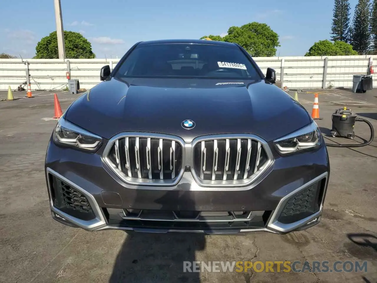 5 Photograph of a damaged car 5UXCY6C05M9E24569 BMW X6 2021