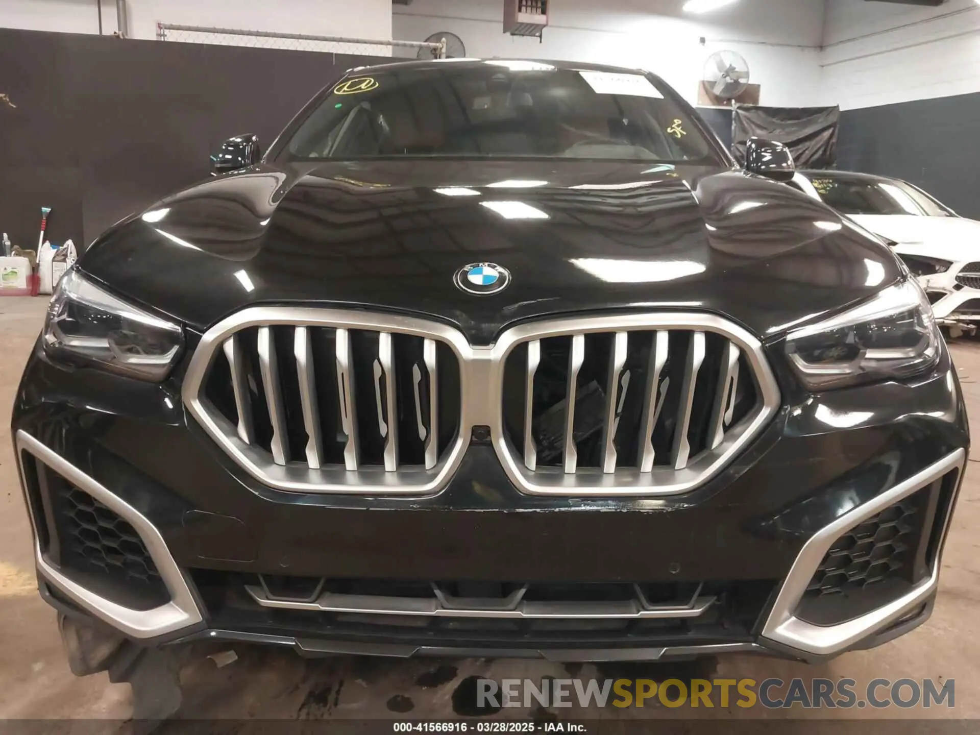 6 Photograph of a damaged car 5UXCY6C07M9E51305 BMW X6 2021