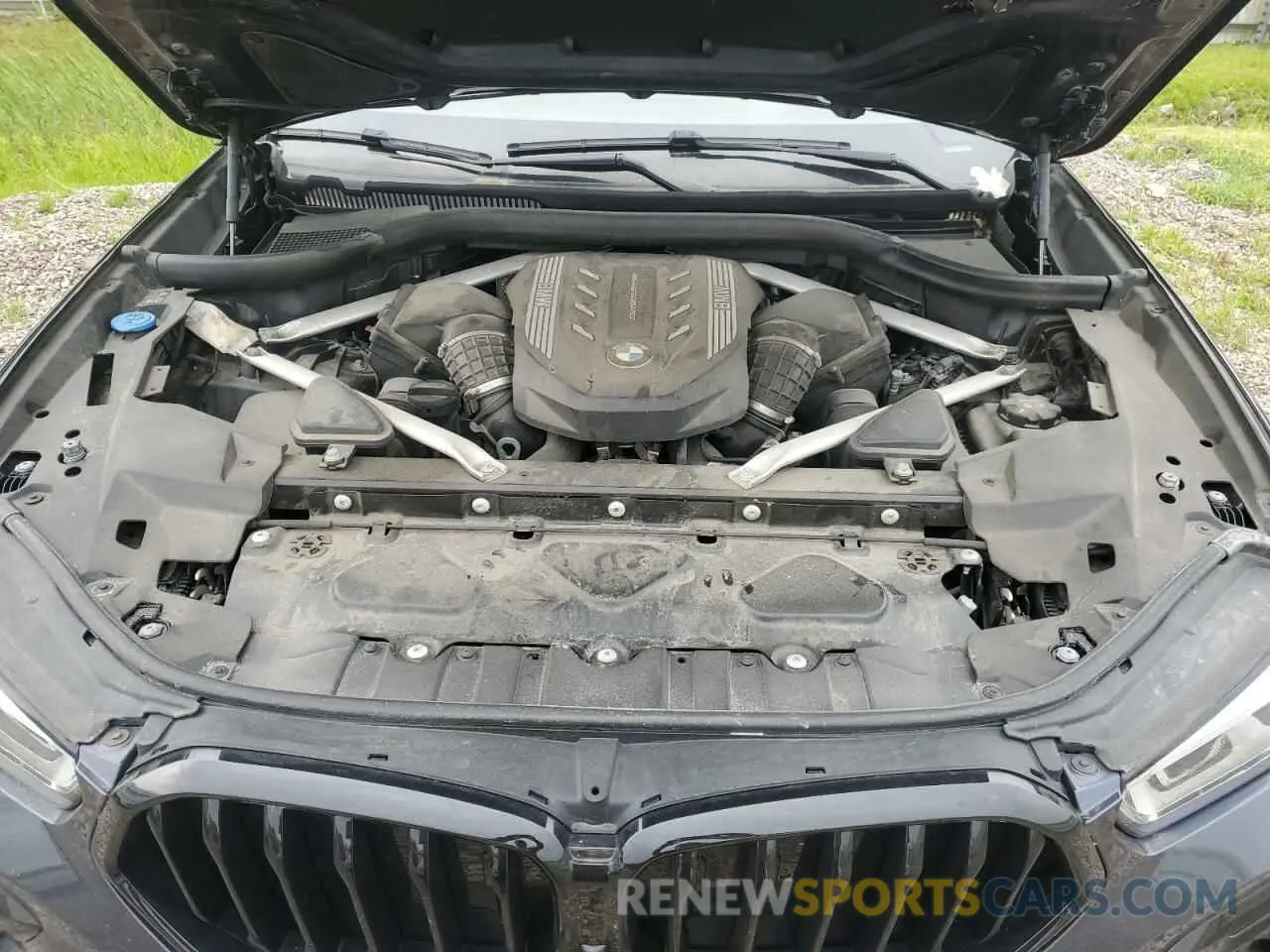 12 Photograph of a damaged car 5UXCY8C04M9D98591 BMW X6 2021