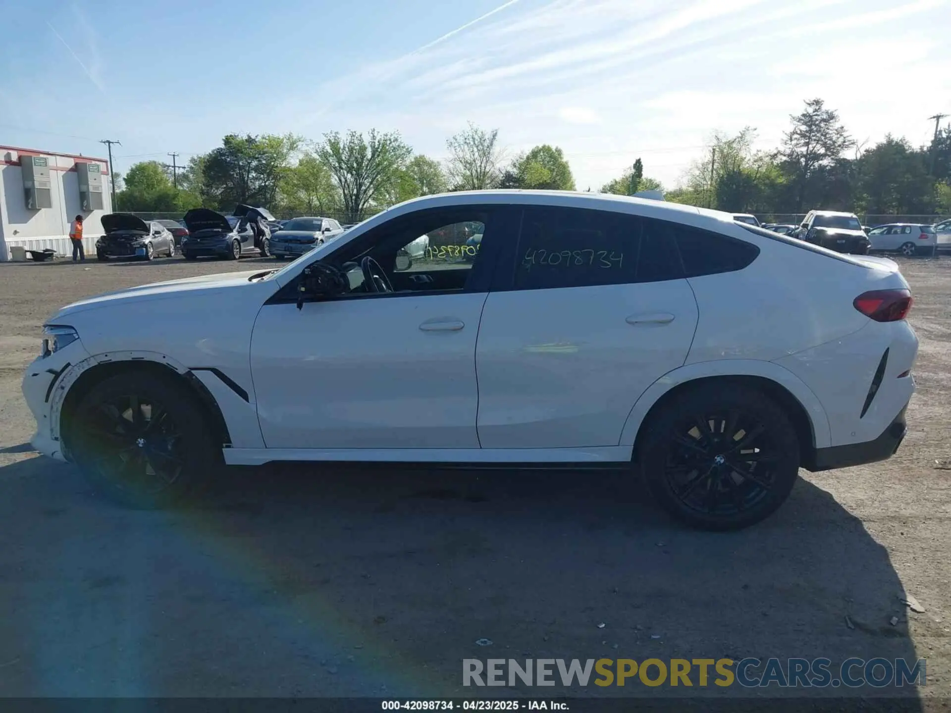14 Фотография поврежденного автомобиля 5UXCY8C07M9E09762 BMW X6 2021