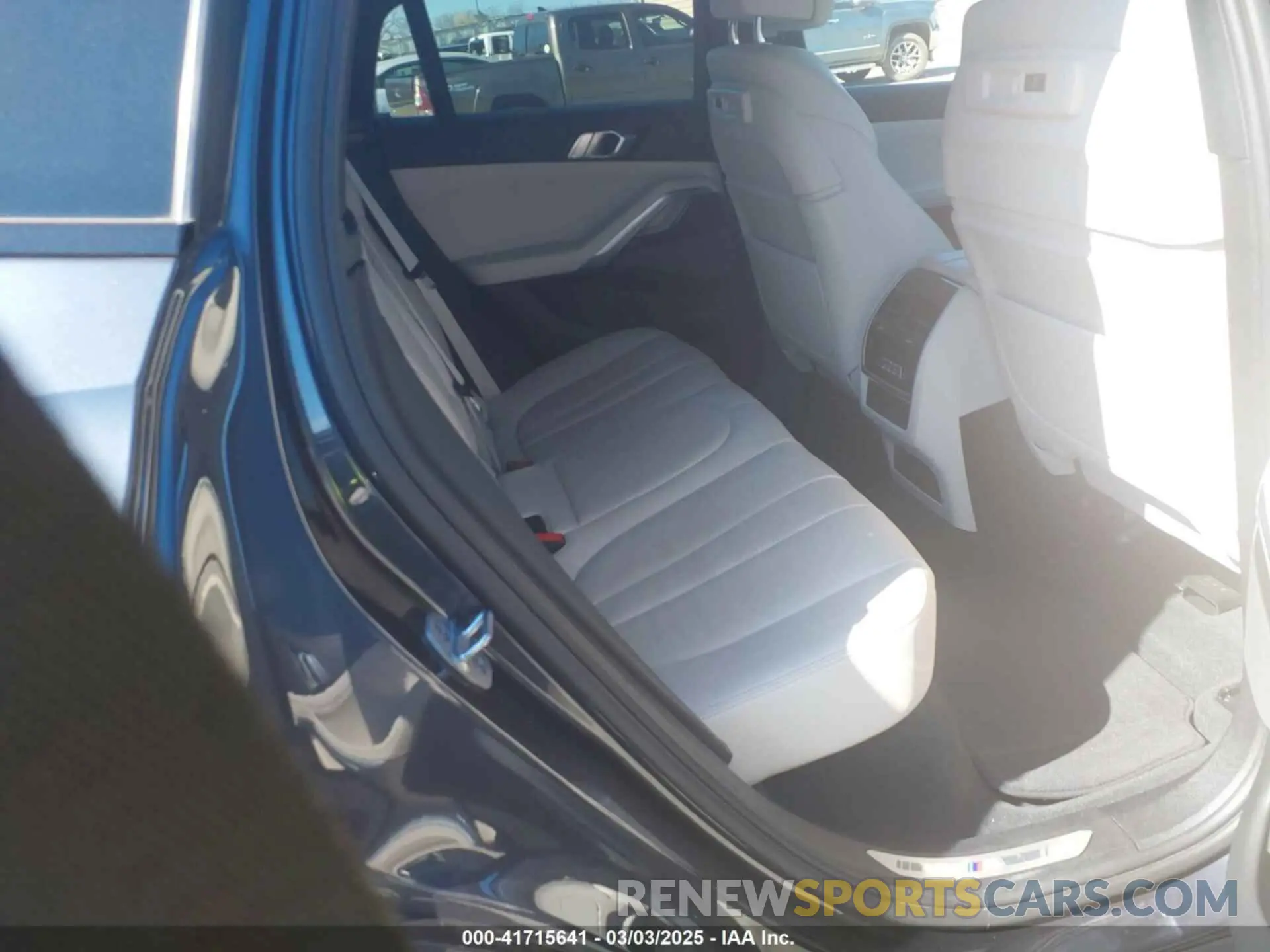 8 Фотография поврежденного автомобиля 5UXCY8C07M9E32426 BMW X6 2021