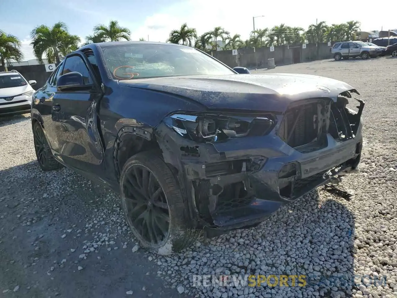 1 Photograph of a damaged car 5UXCY8C09M9E66884 BMW X6 2021