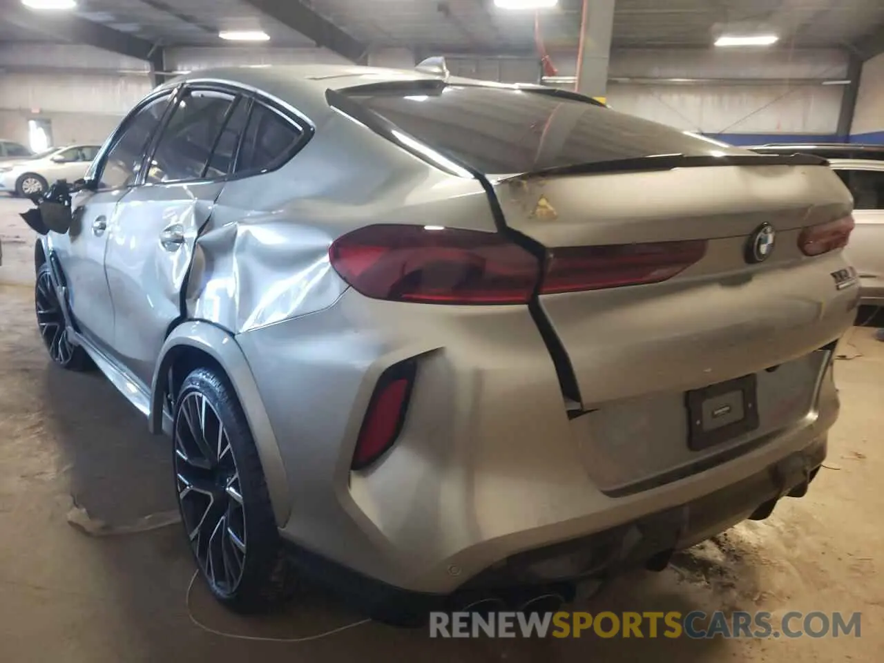 3 Photograph of a damaged car 5YMCY0C00M9H66503 BMW X6 2021