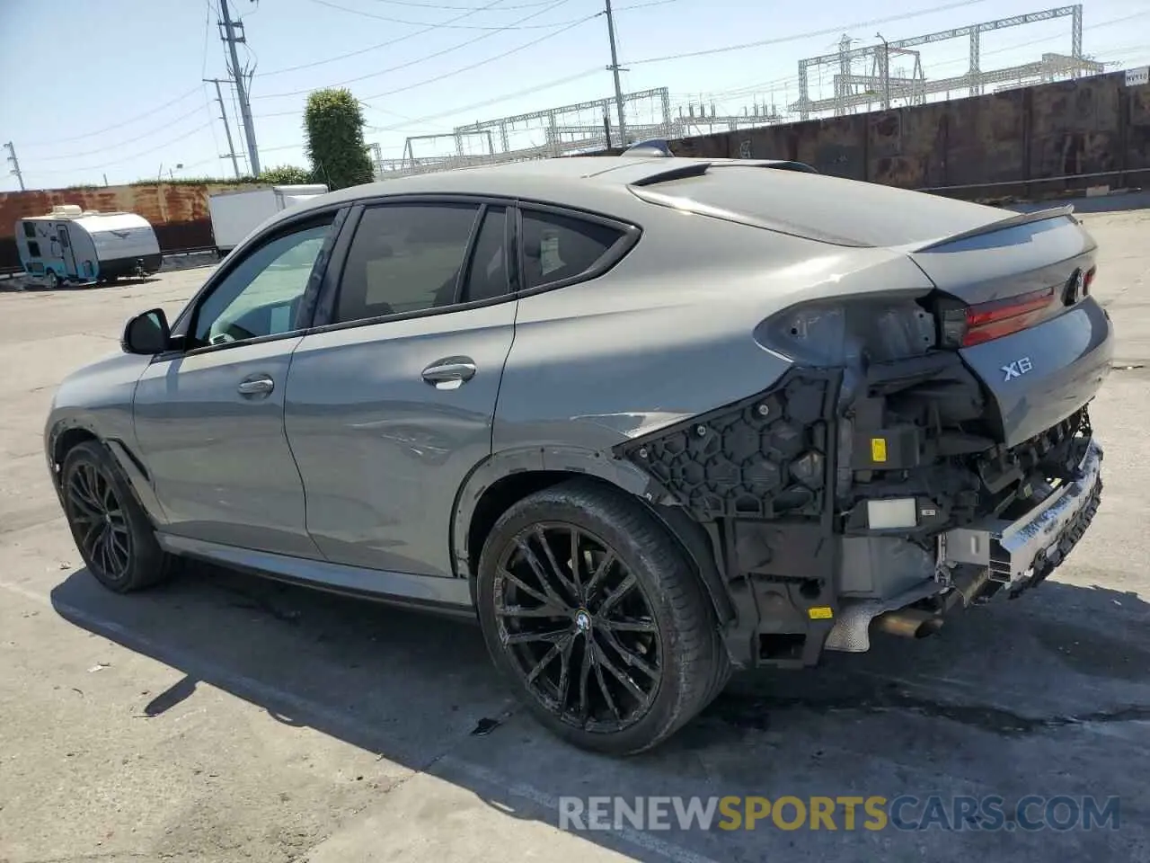 2 Photograph of a damaged car 5UXCY6C01N9M95573 BMW X6 2022