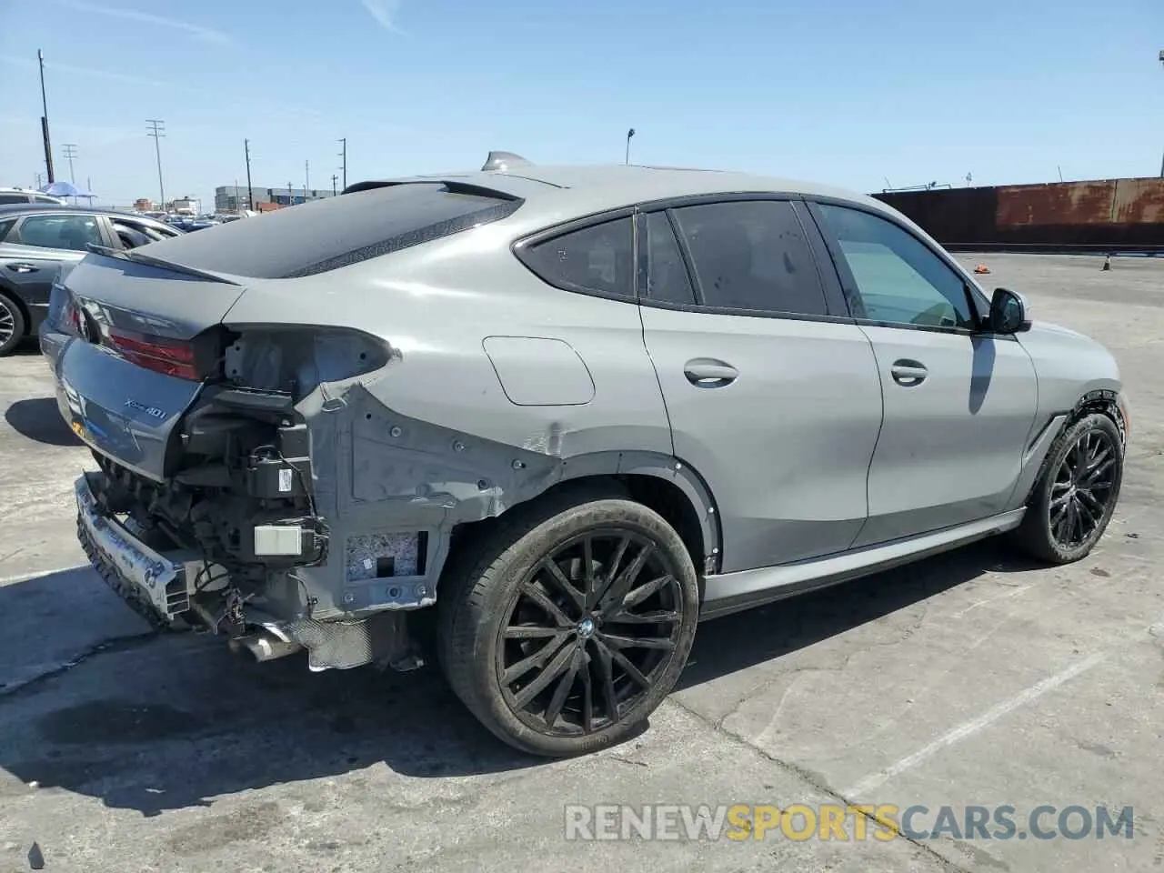 3 Photograph of a damaged car 5UXCY6C01N9M95573 BMW X6 2022