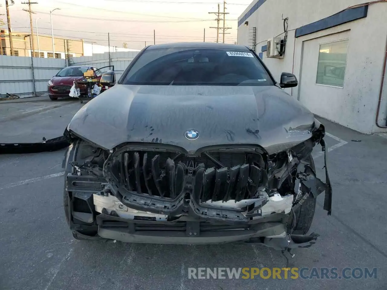 5 Photograph of a damaged car 5UXCY6C06N9J33688 BMW X6 2022